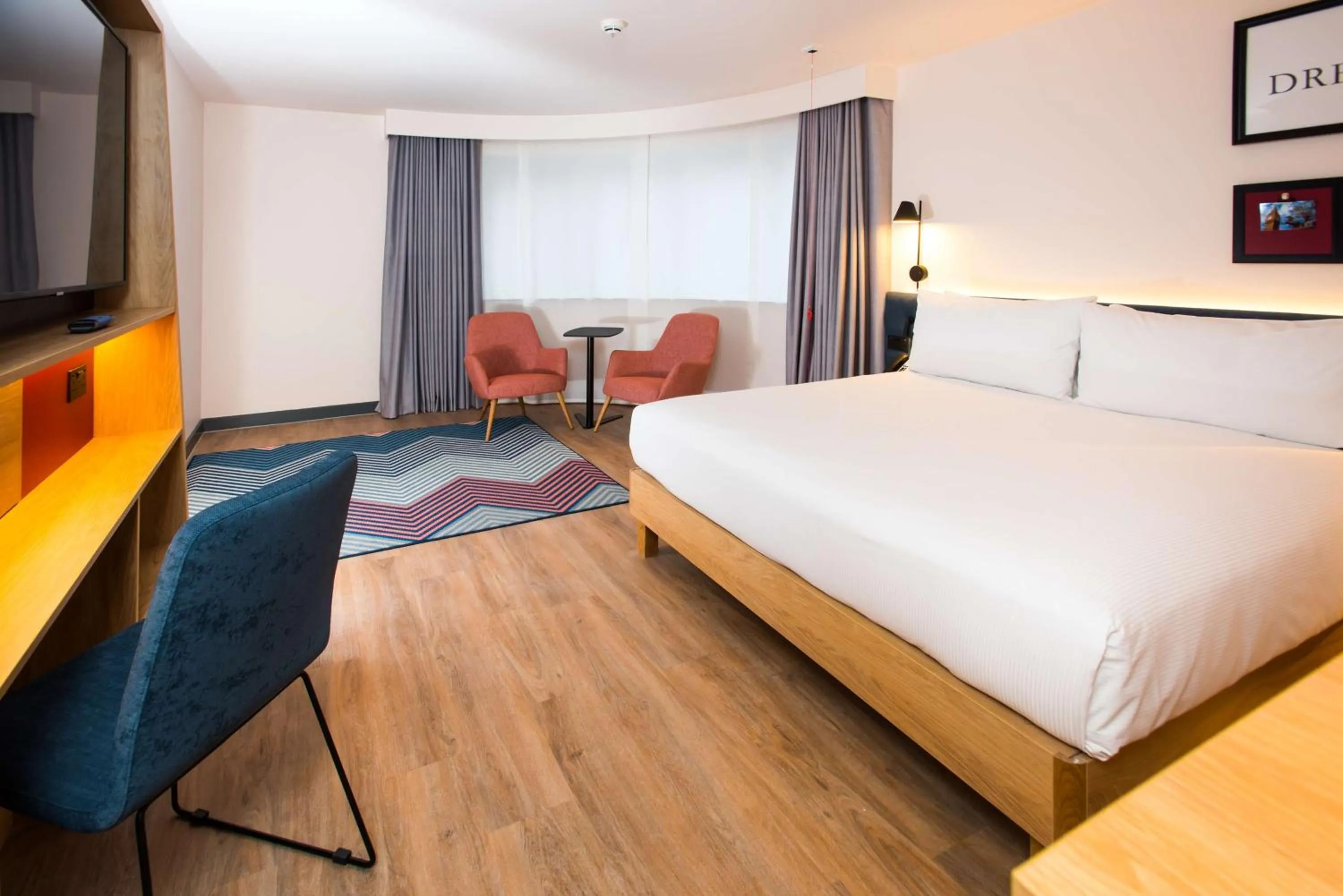 Bed in Hampton by Hilton London Park Royal