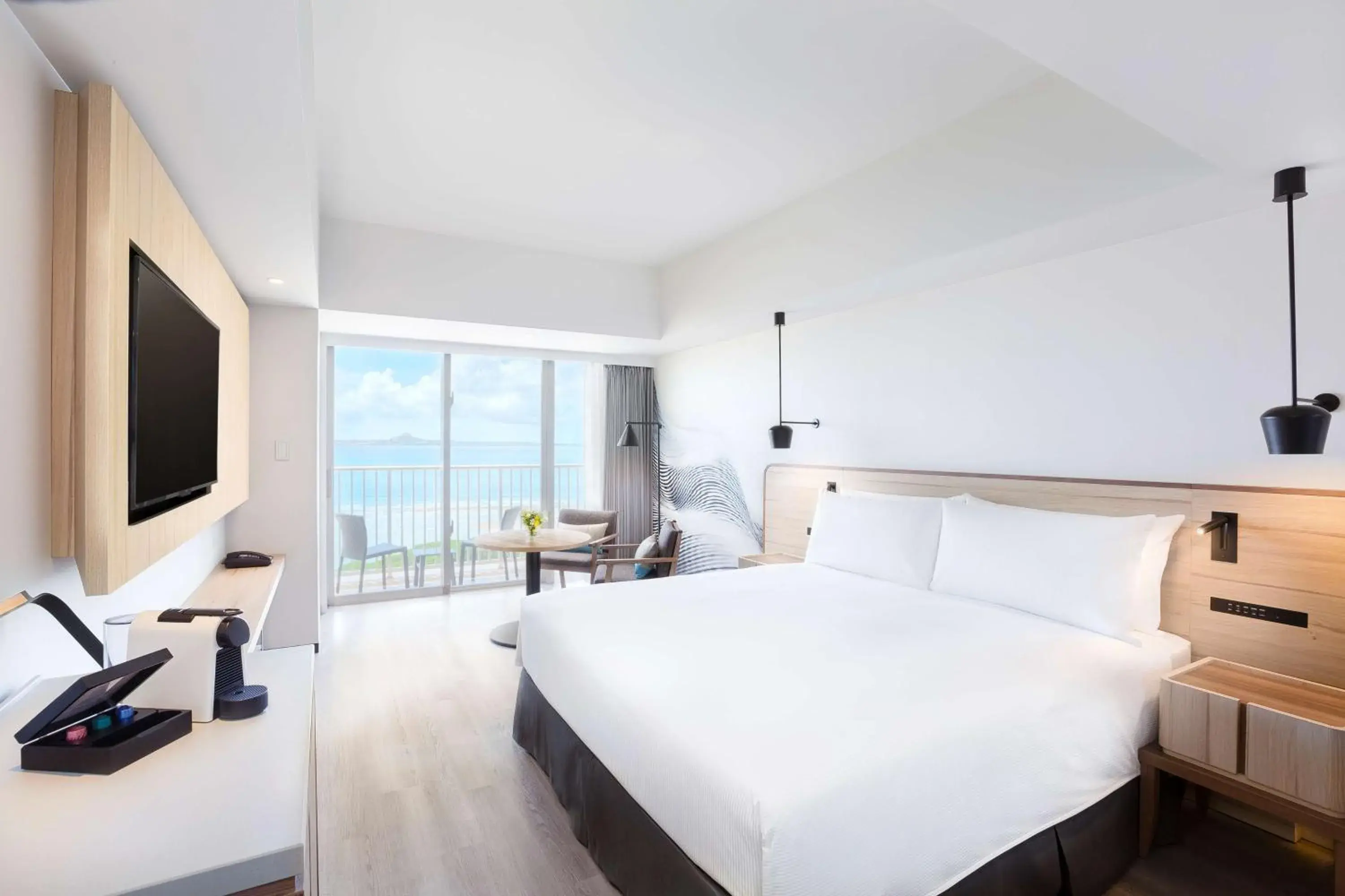 Executive King Room with Ocean View in Hilton Okinawa Sesoko Resort Executive King Room with Ocean View in Hilton Okinawa Sesoko Resort