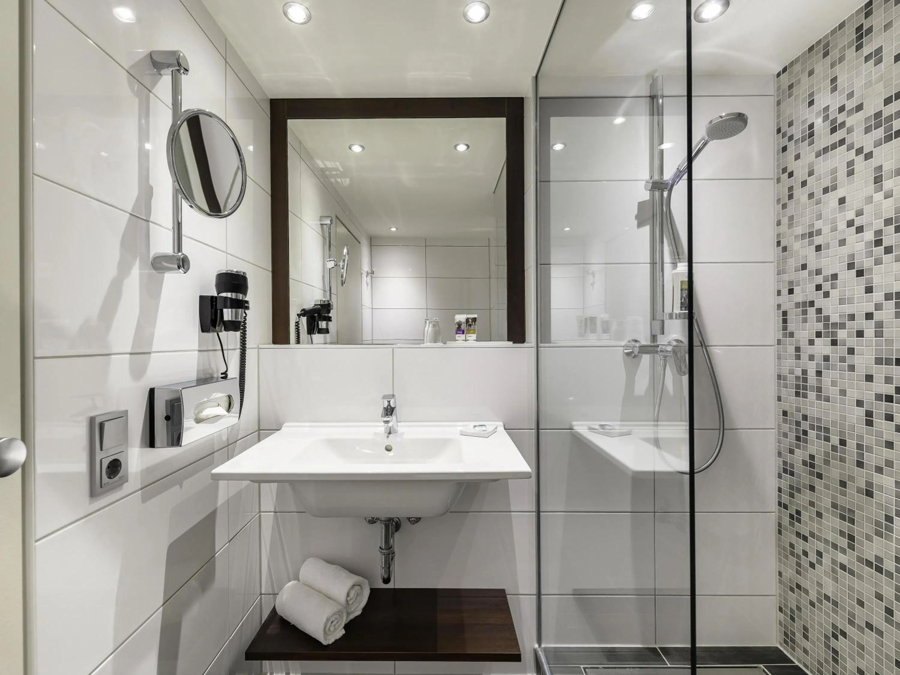 Bedroom in Mercure Hotel Duisburg City