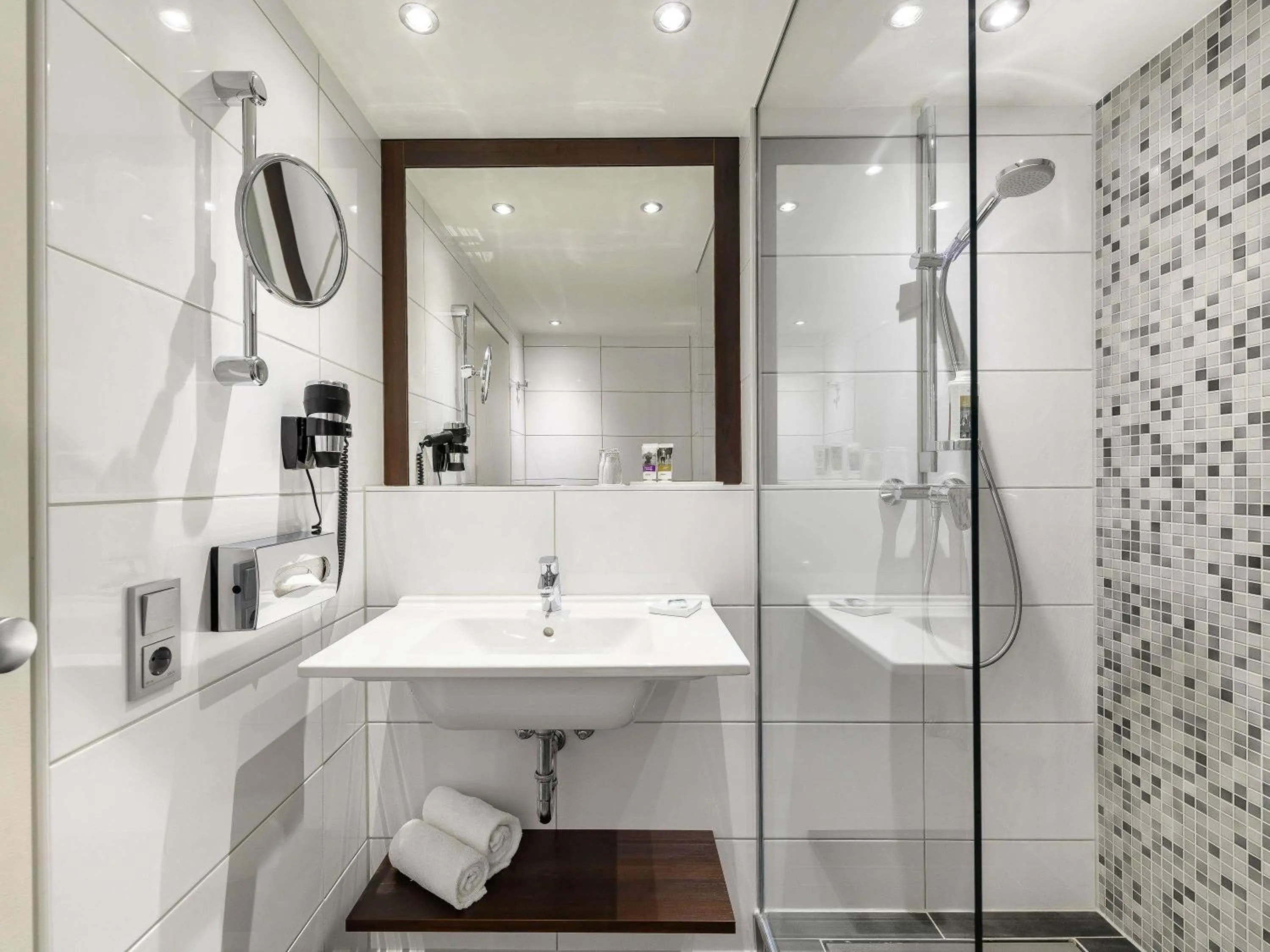 Bedroom in Mercure Hotel Duisburg City