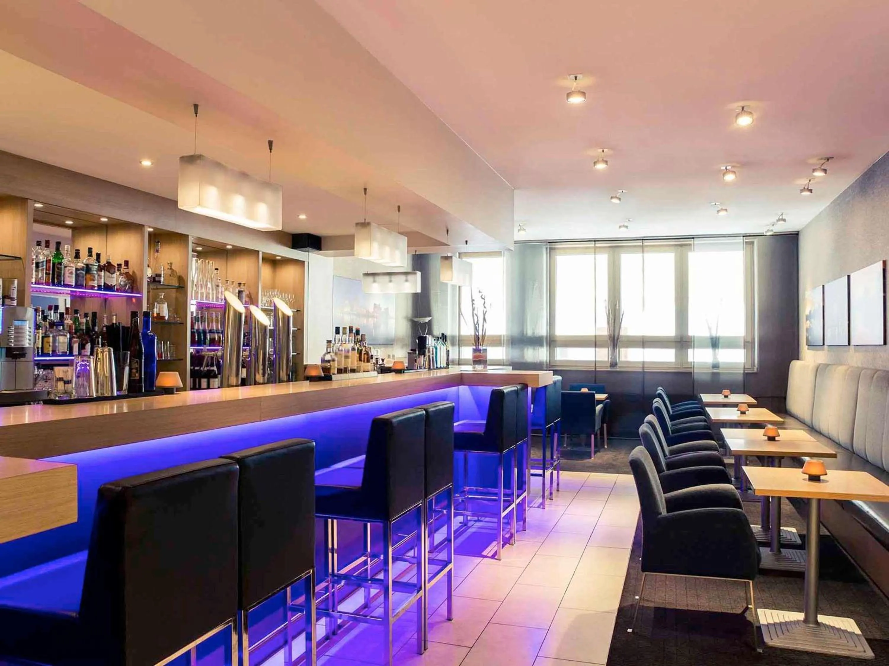 Lounge or bar in Mercure Hotel Duisburg City