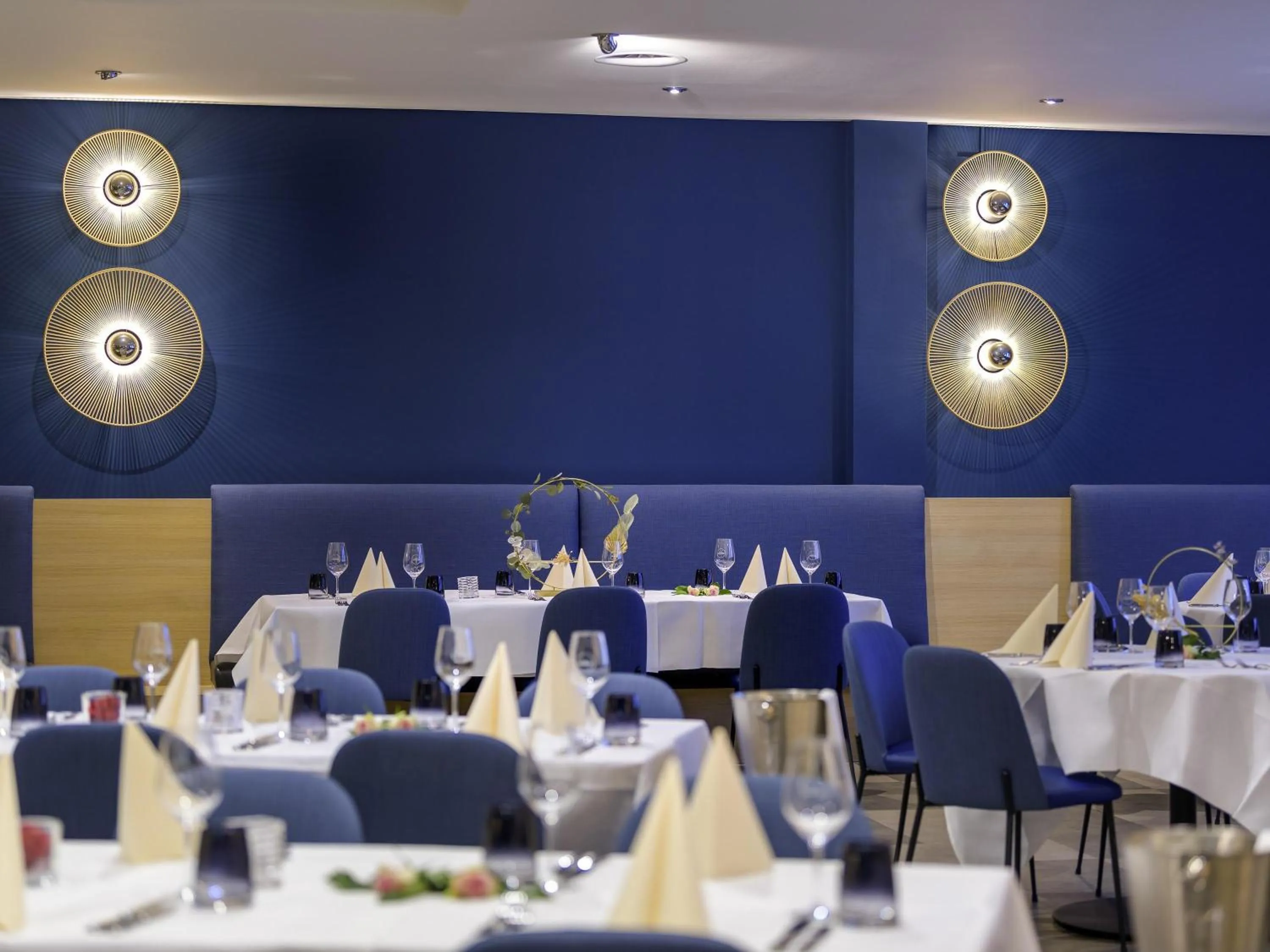 Restaurant/places to eat in Mercure Hotel Duisburg City