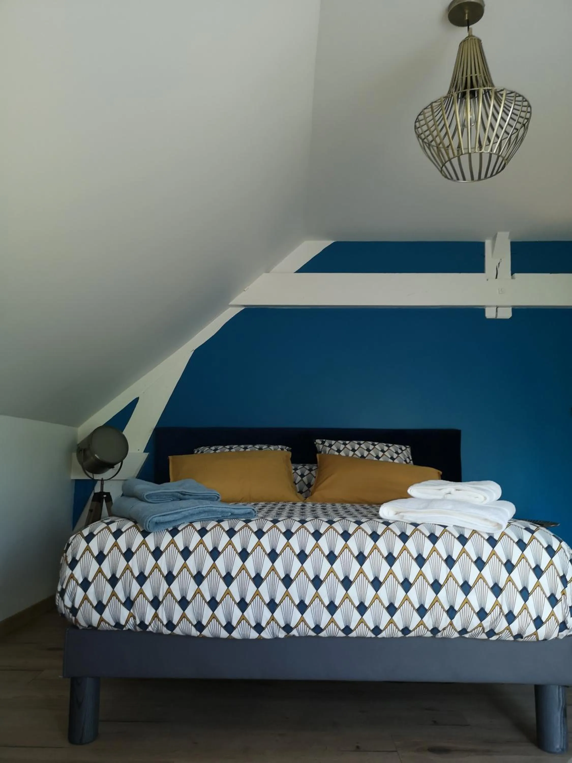 Bedroom, Bed in La Clé Du Maumont