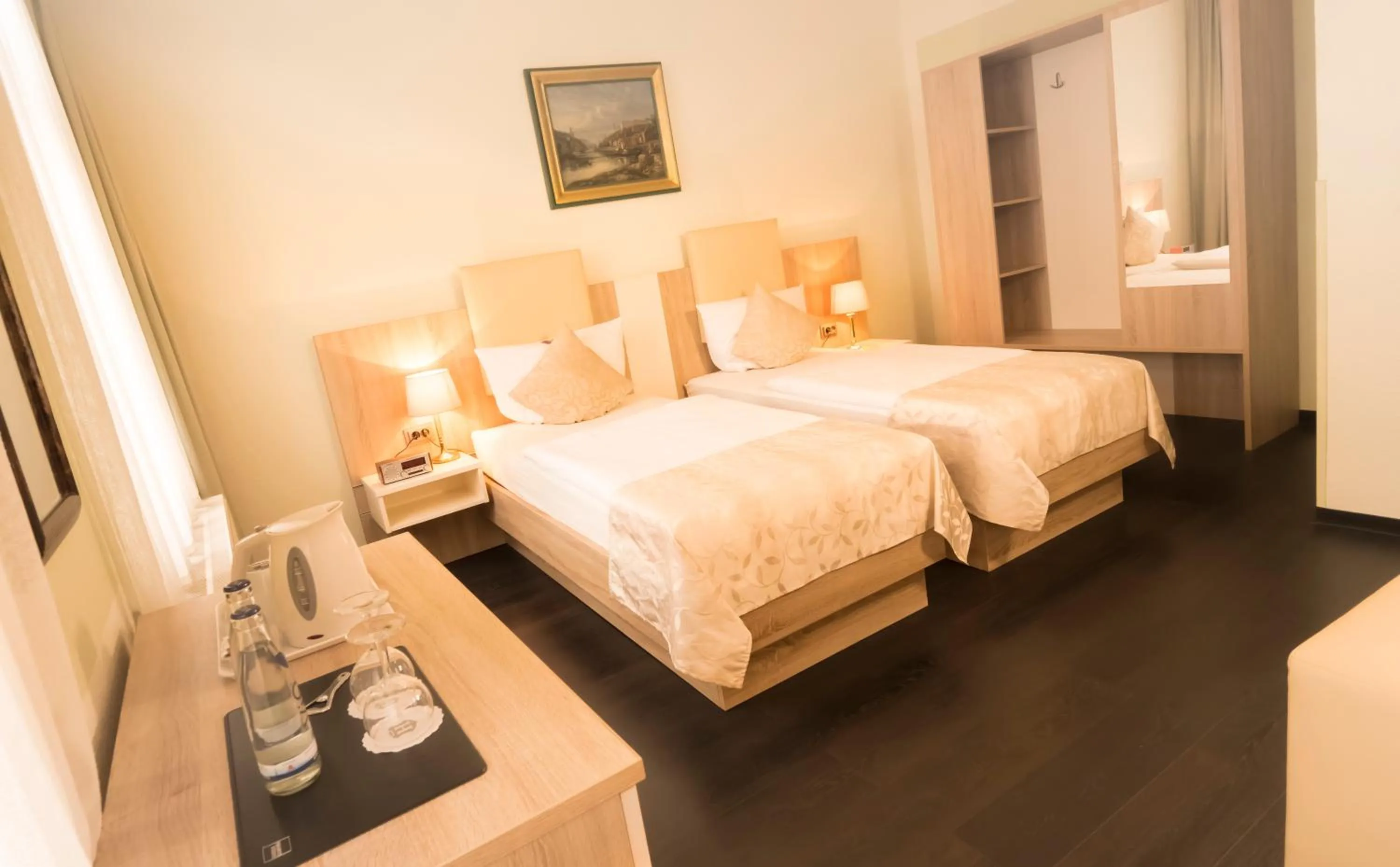 Bed in Hotel Carlton Mayfair