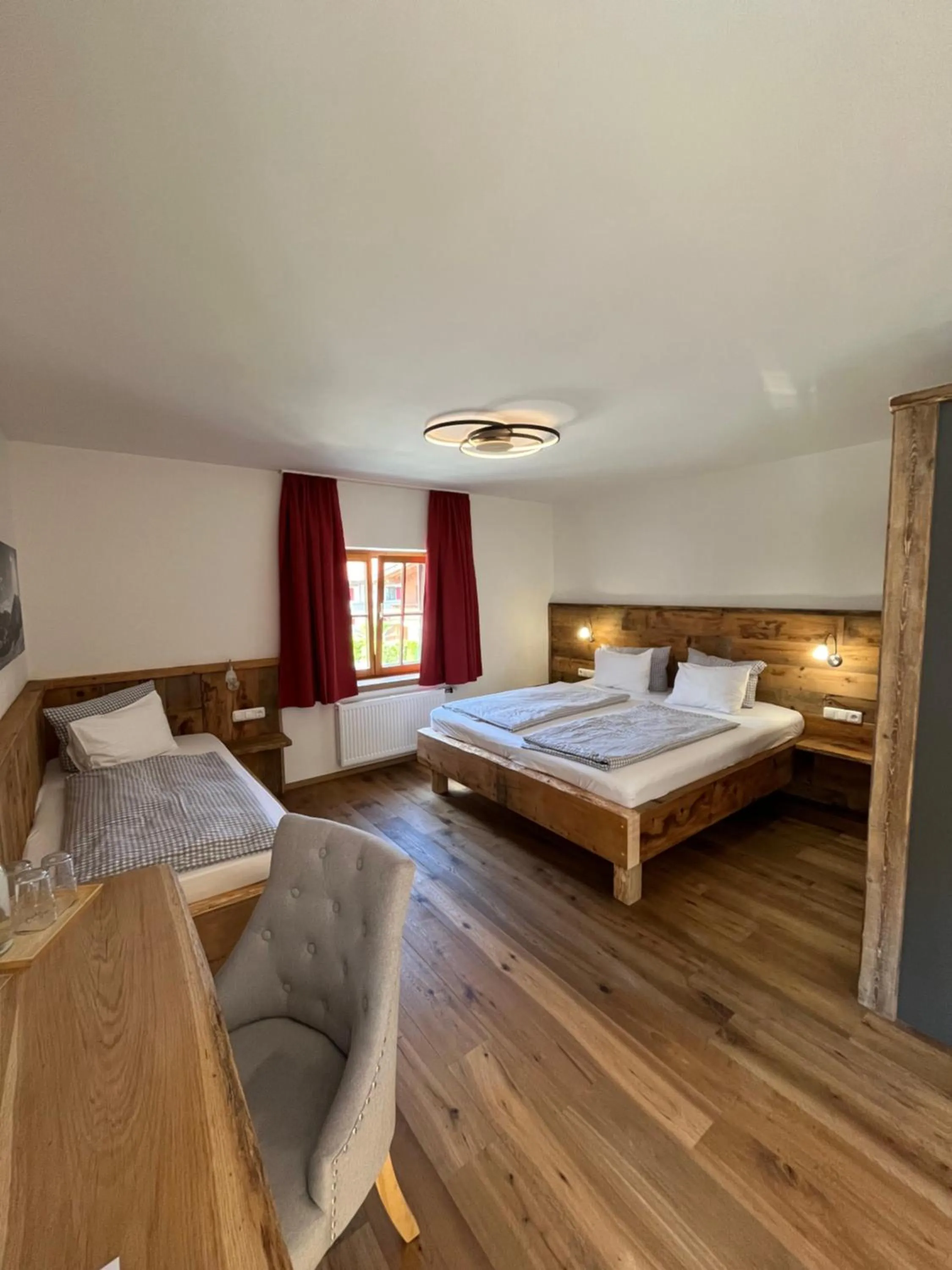 Photo of the whole room, Bed in Hotel garni Alpengruss