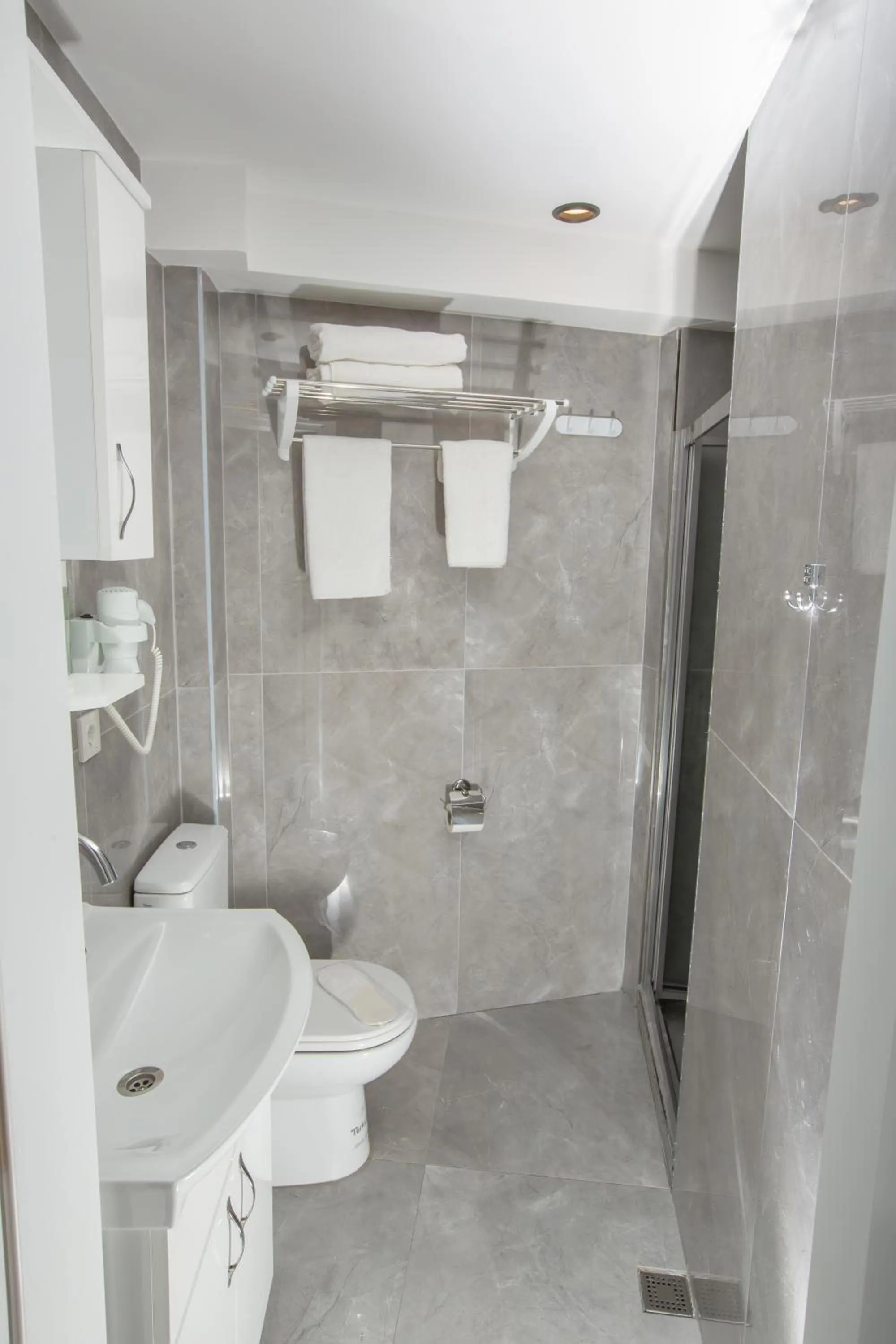 Bathroom in Atlantis Royal Hotel