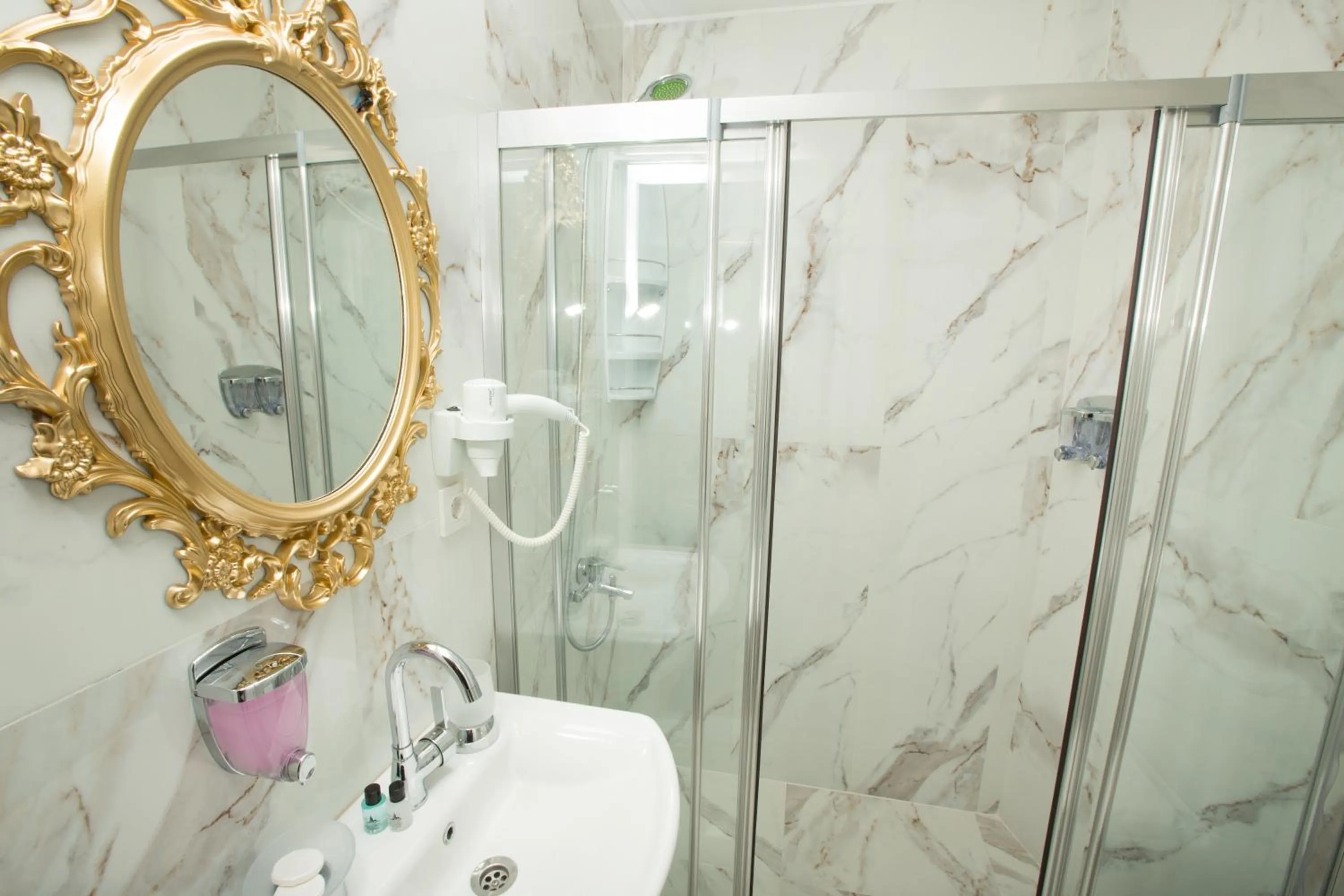 Bathroom in Atlantis Royal Hotel