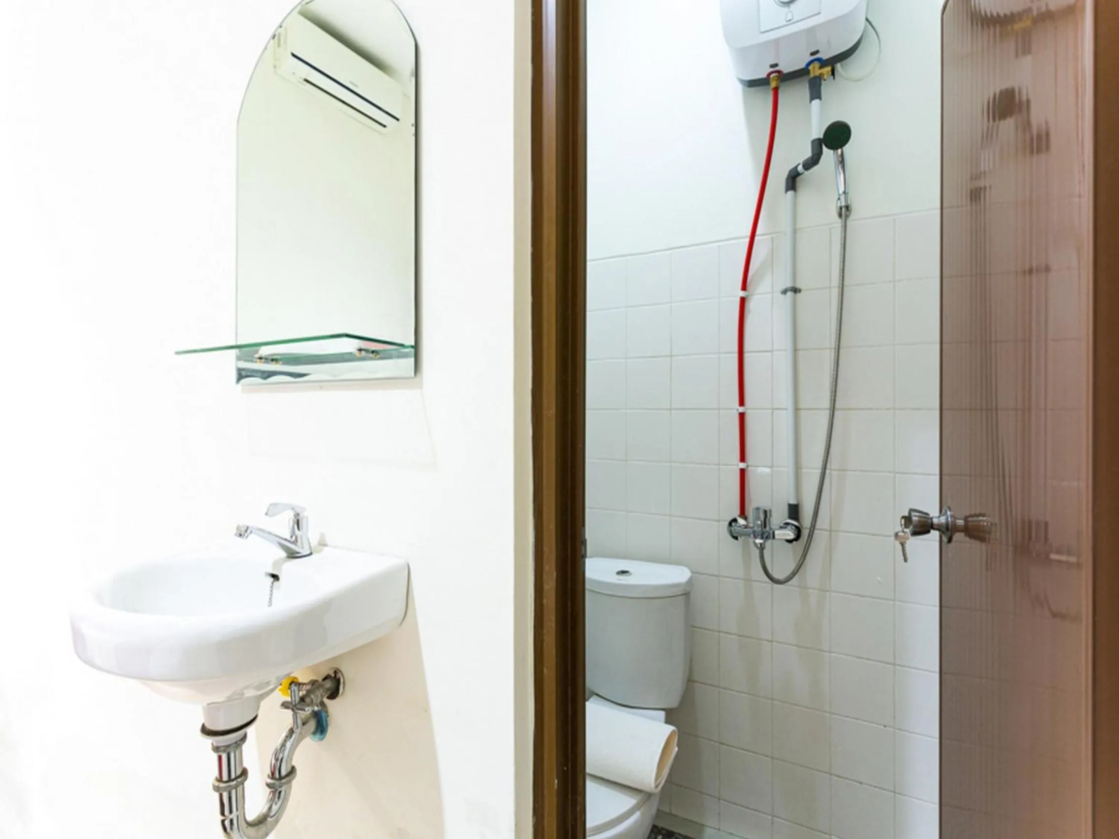 RedDoorz @ Urip Sumoharjo Solo