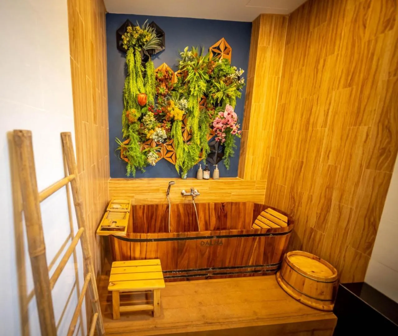 Wayla Villa@Maikhaobeach