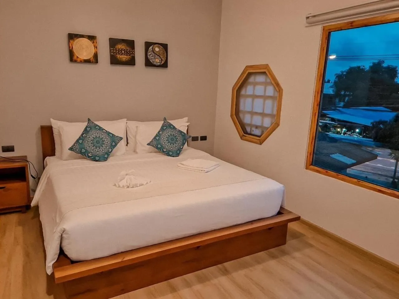 Bed in Wayla Villa@Maikhaobeach