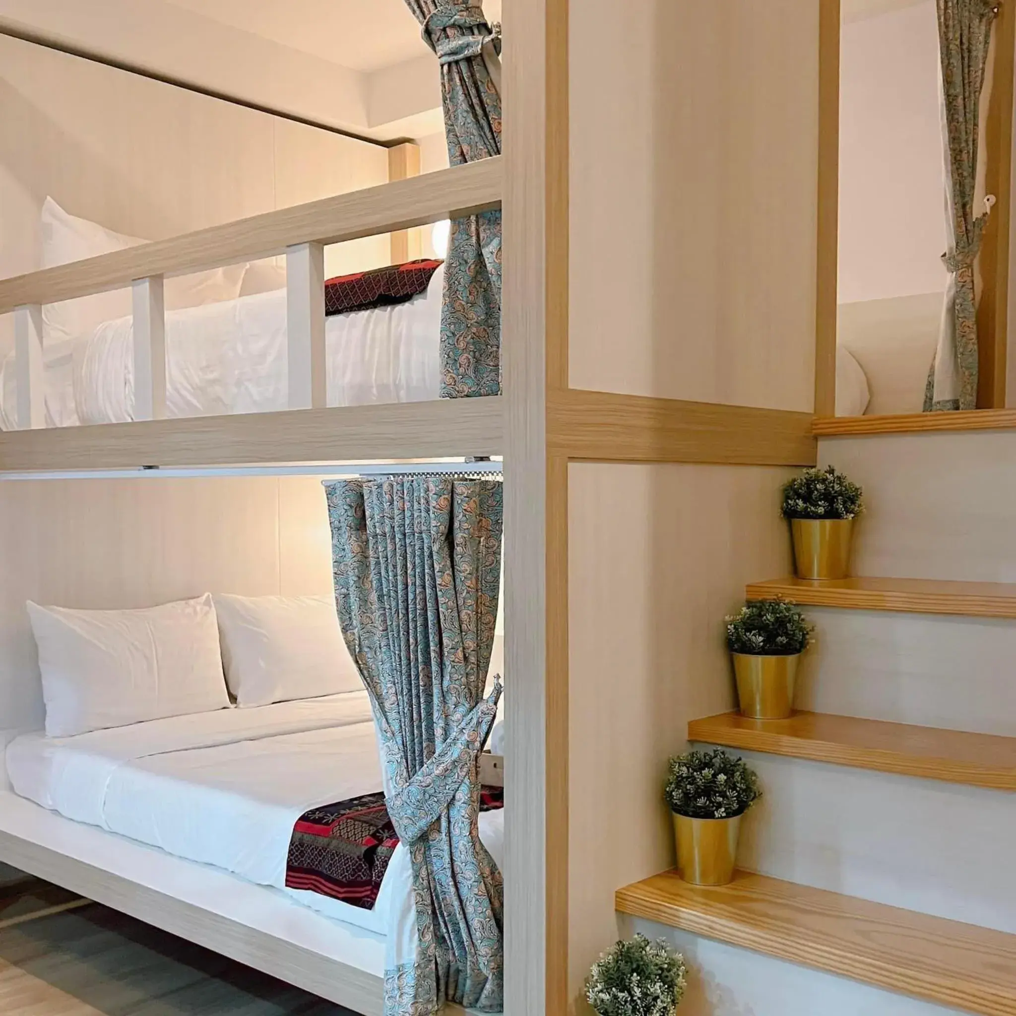 Japanese-Style Quadruple Room in Wayla Villa@Maikhaobeach Japanese-Style Quadruple Room in Wayla Villa@Maikhaobeach