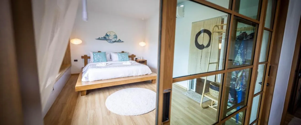 Bed in Wayla Villa@Maikhaobeach