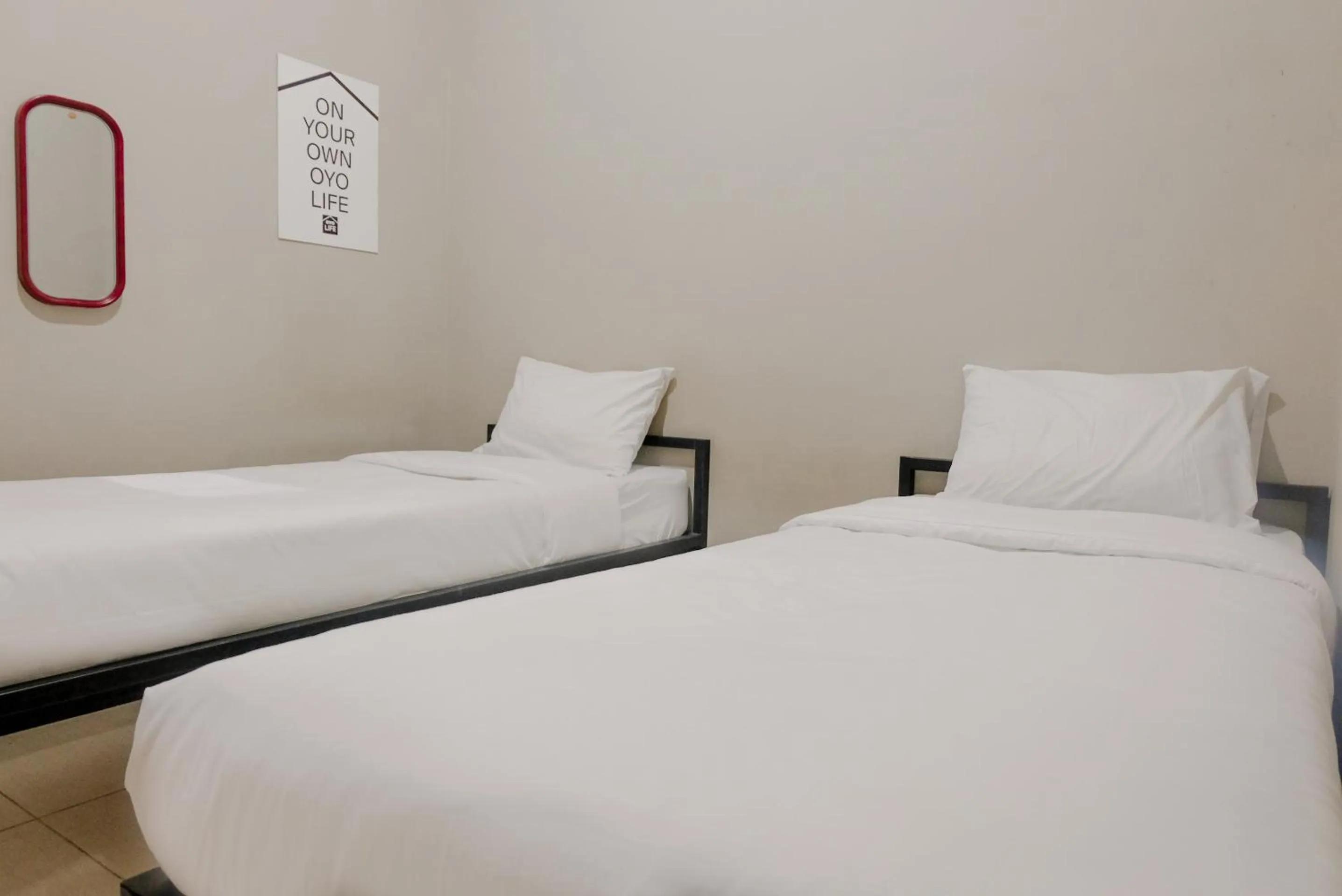 Bedroom, Bed in OYO Life 2399 Gerbera House - Kos Putri