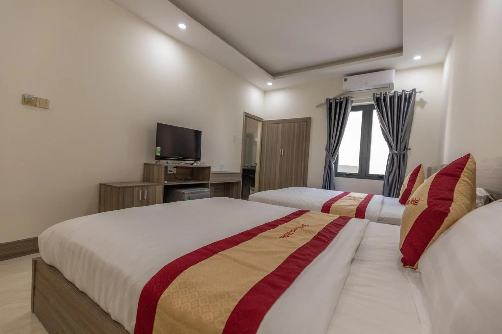 Photo of the whole room, Bed in Bamboo Hotel