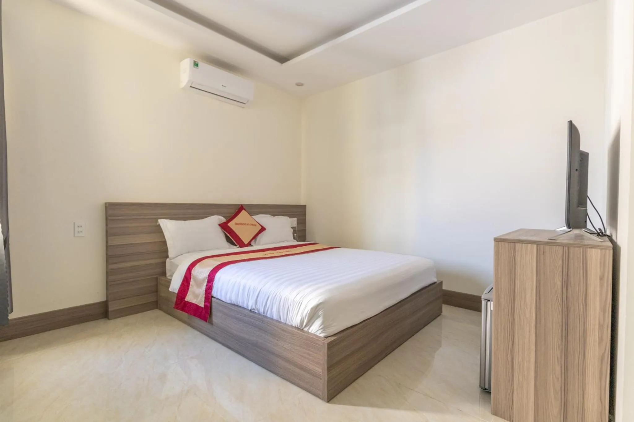 Bedroom, Bed in Bamboo Hotel