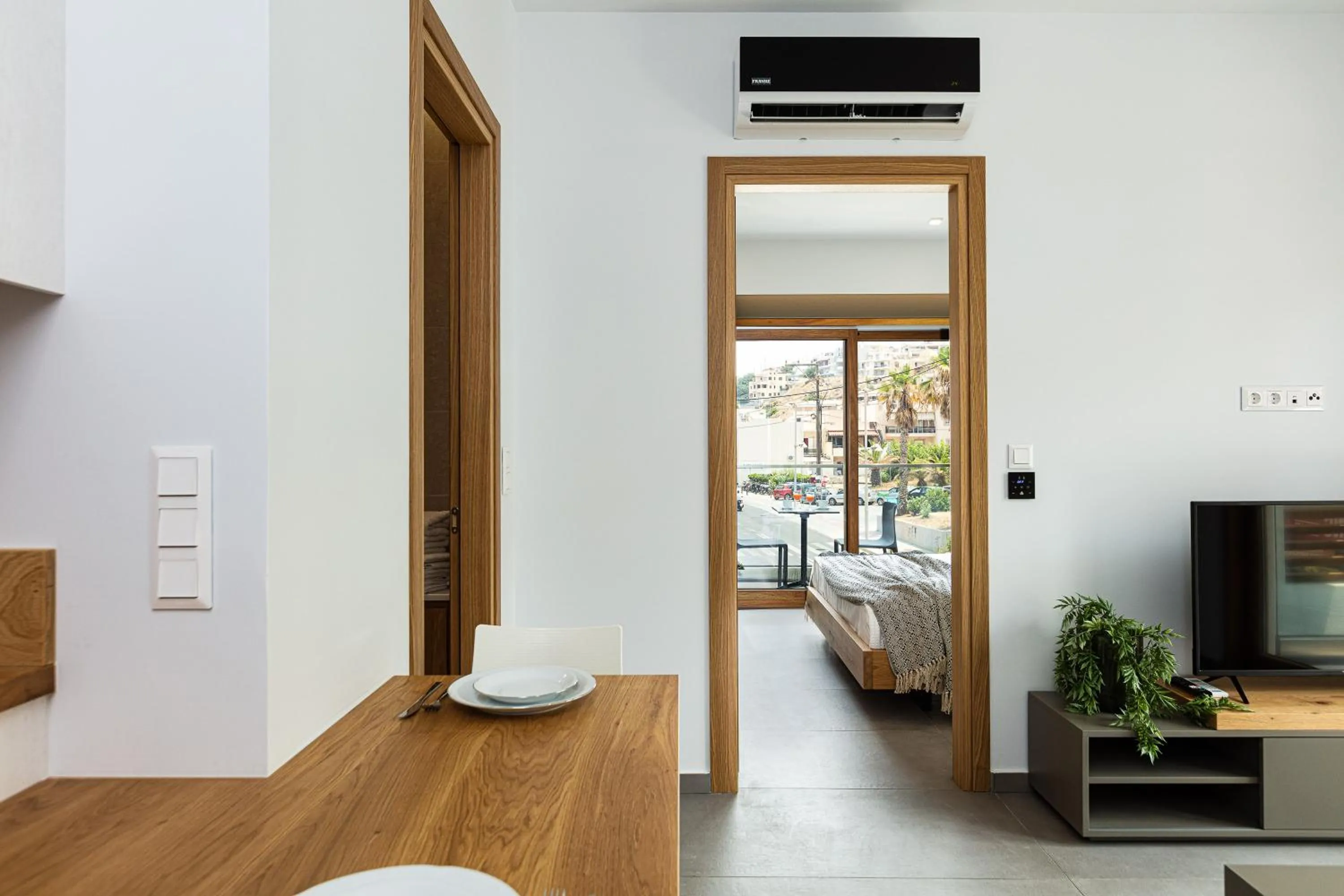 TV and multimedia in North Coast Seaside Suites