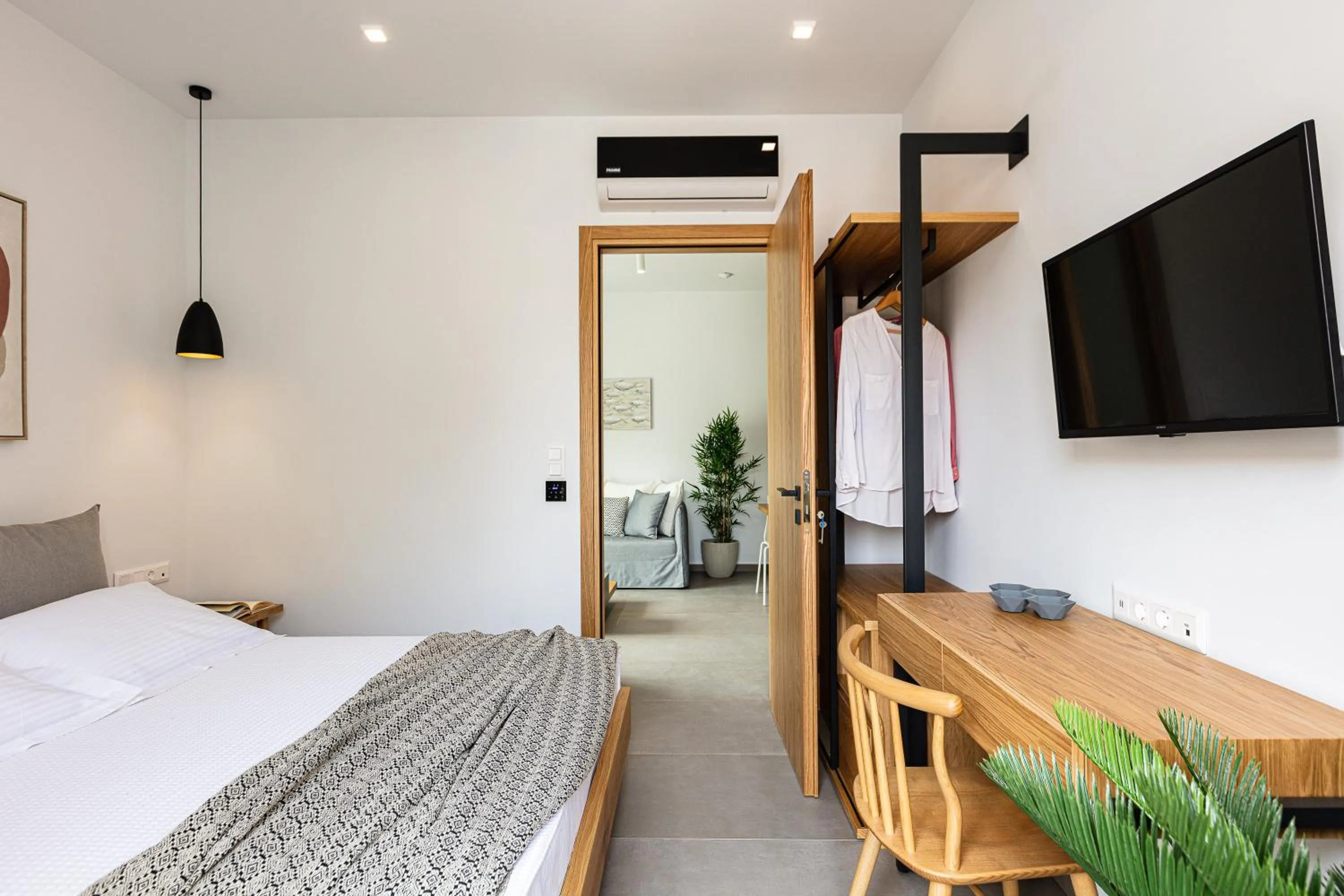 TV and multimedia in North Coast Seaside Suites