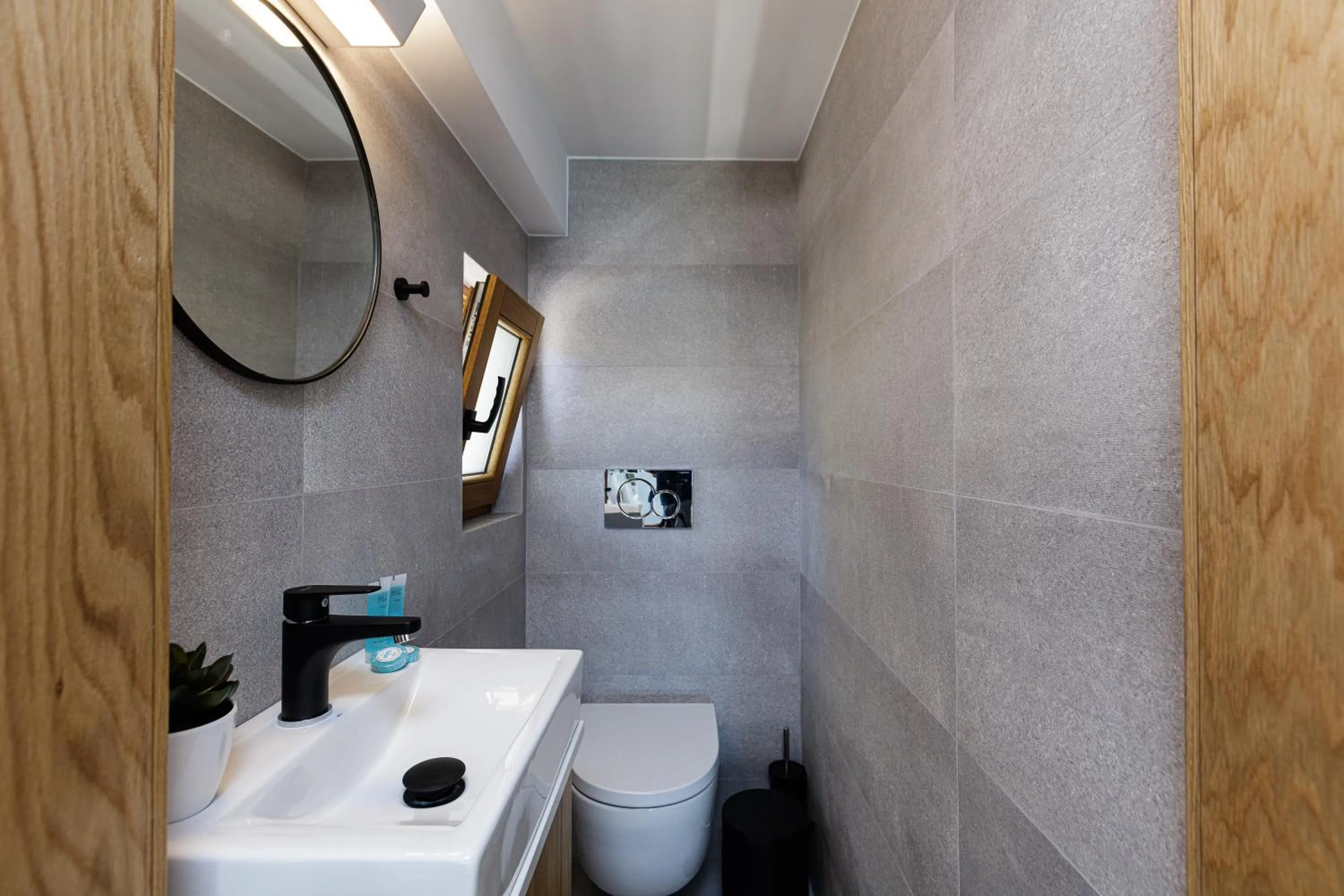 Toilet in North Coast Seaside Suites