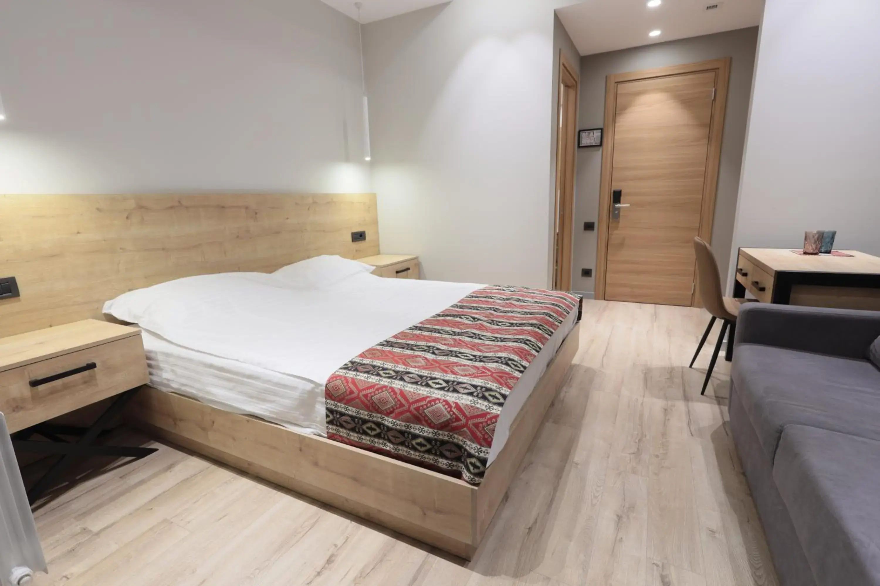 Deluxe Room (2 Adults + 1 Child) in Andor Hotel Deluxe Room (2 Adults + 1 Child) in Andor Hotel