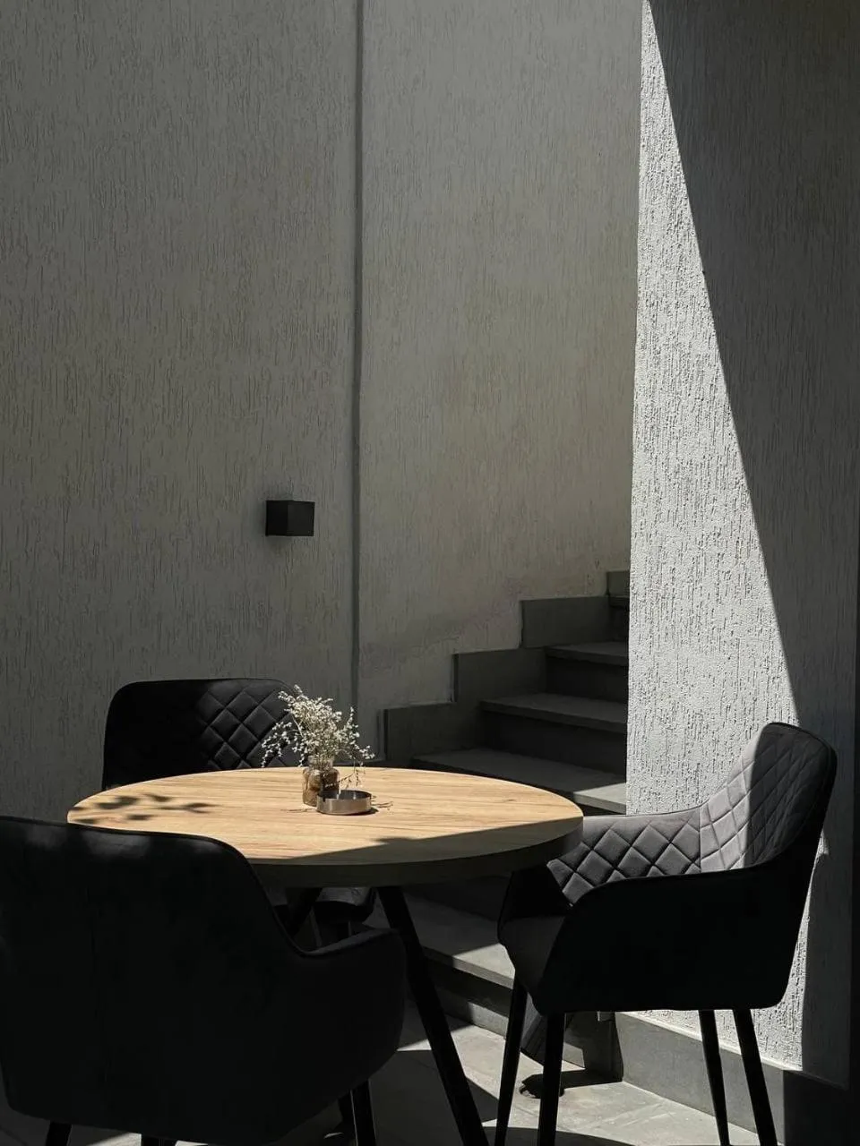 Restaurant/places to eat in Andor Hotel