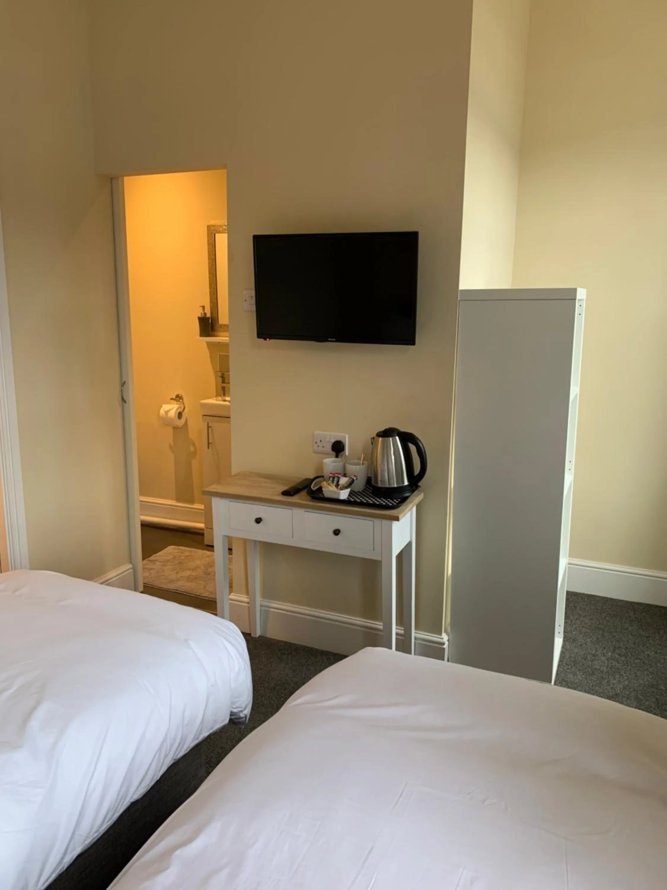 Bed in Royal Oak Hotel