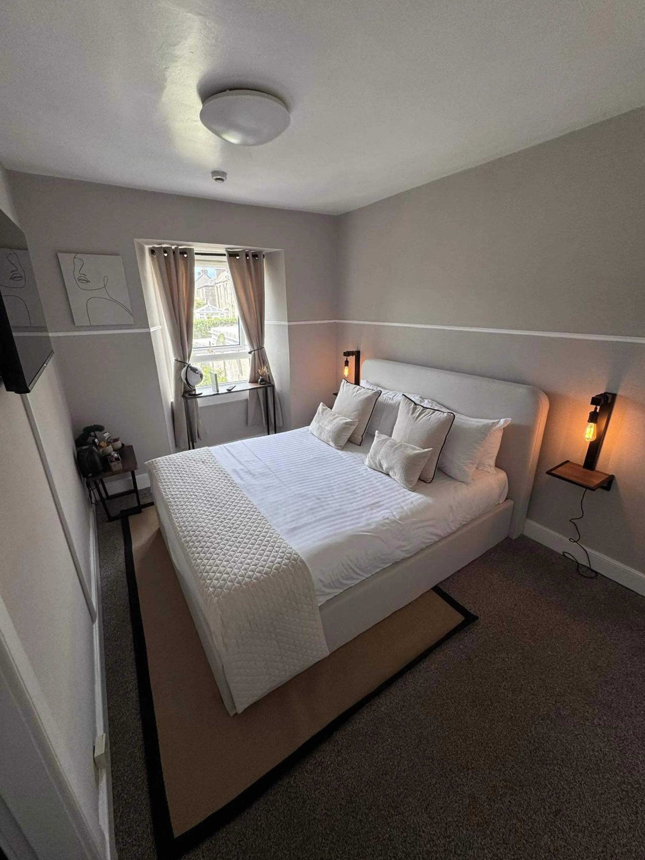 Bedroom, Bed in The Glendevon Hotel