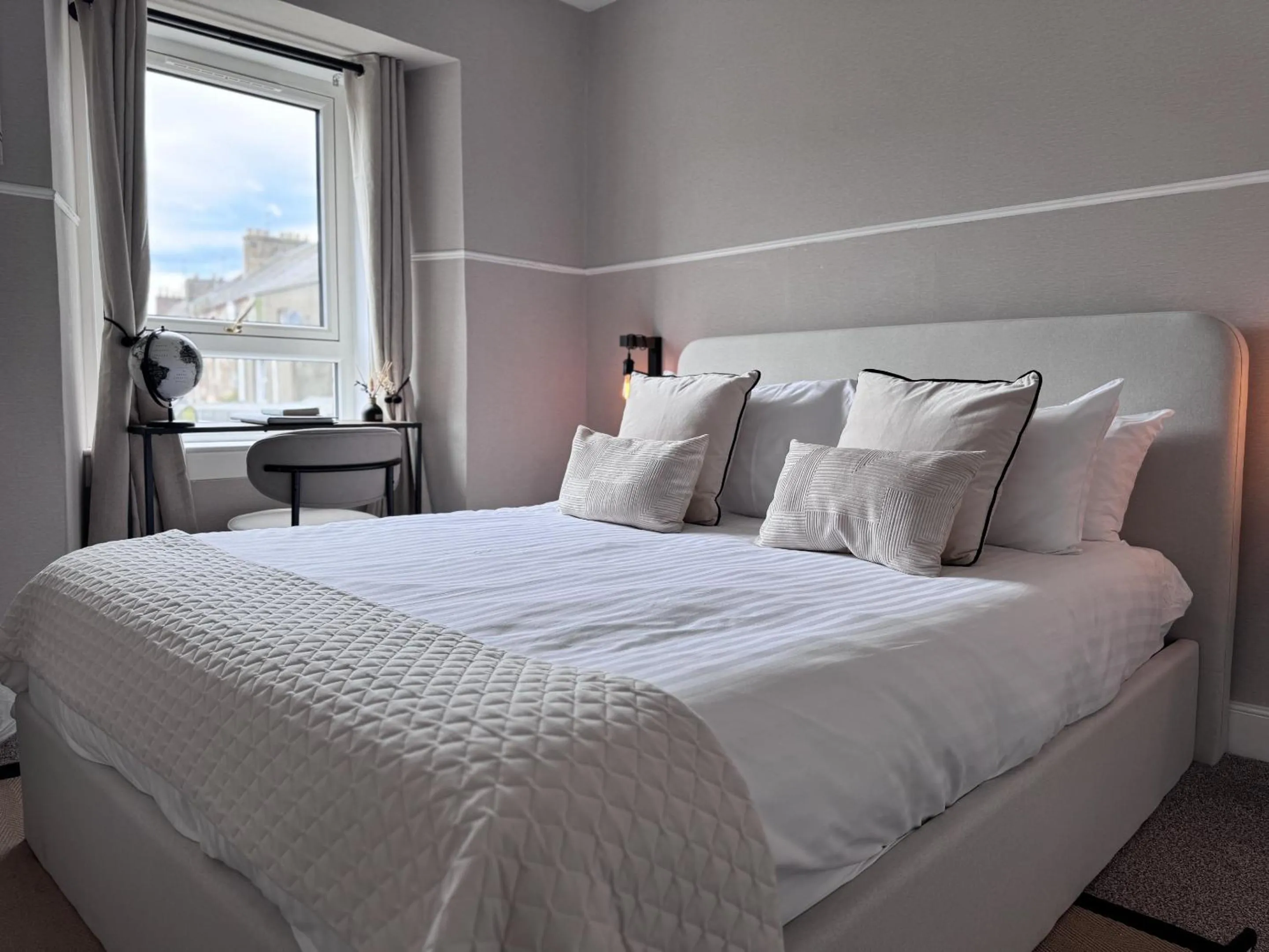 Bedroom, Bed in The Glendevon Hotel