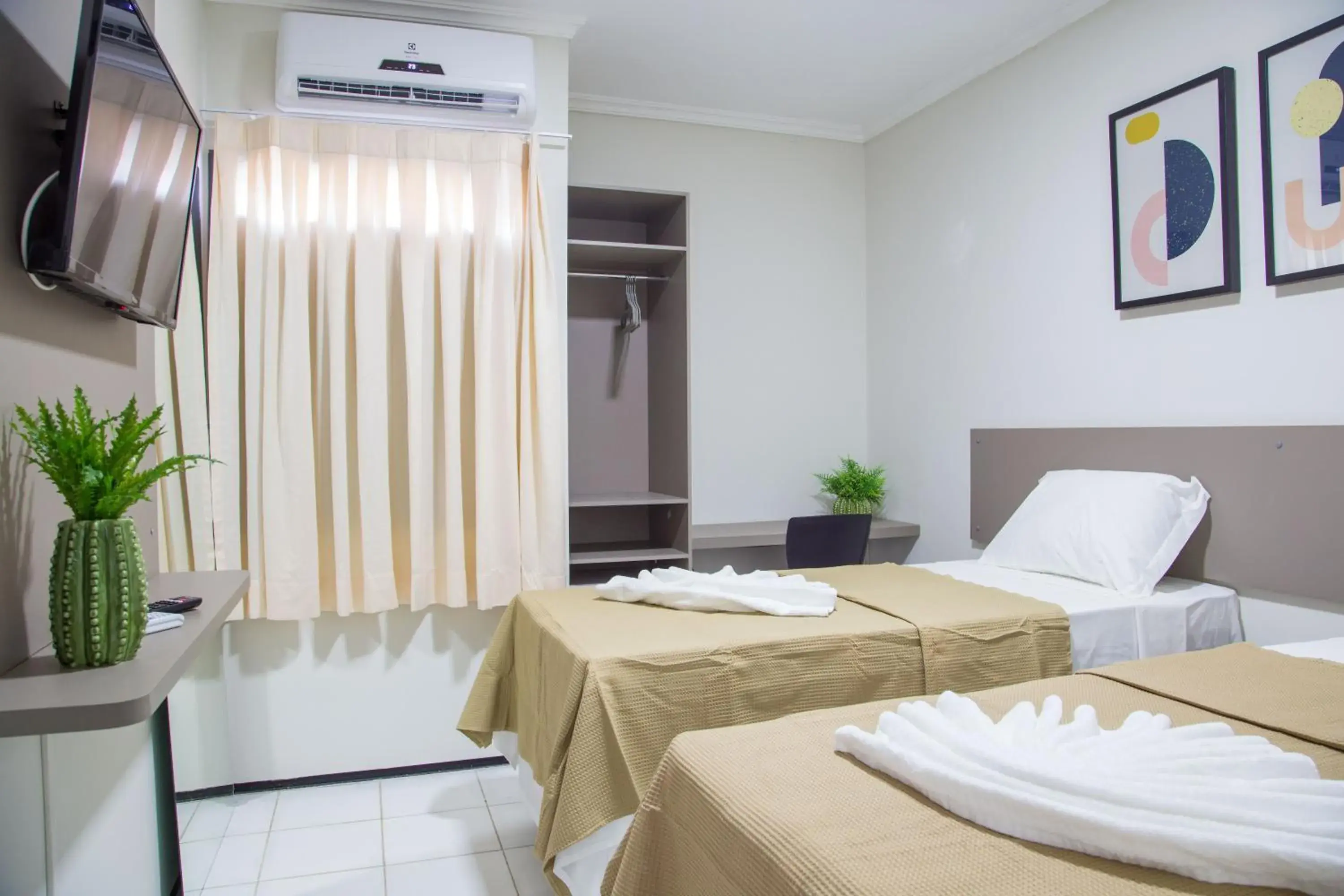 Quadruple Room in Juazeiro Comfort Hotel Quadruple Room in Juazeiro Comfort Hotel