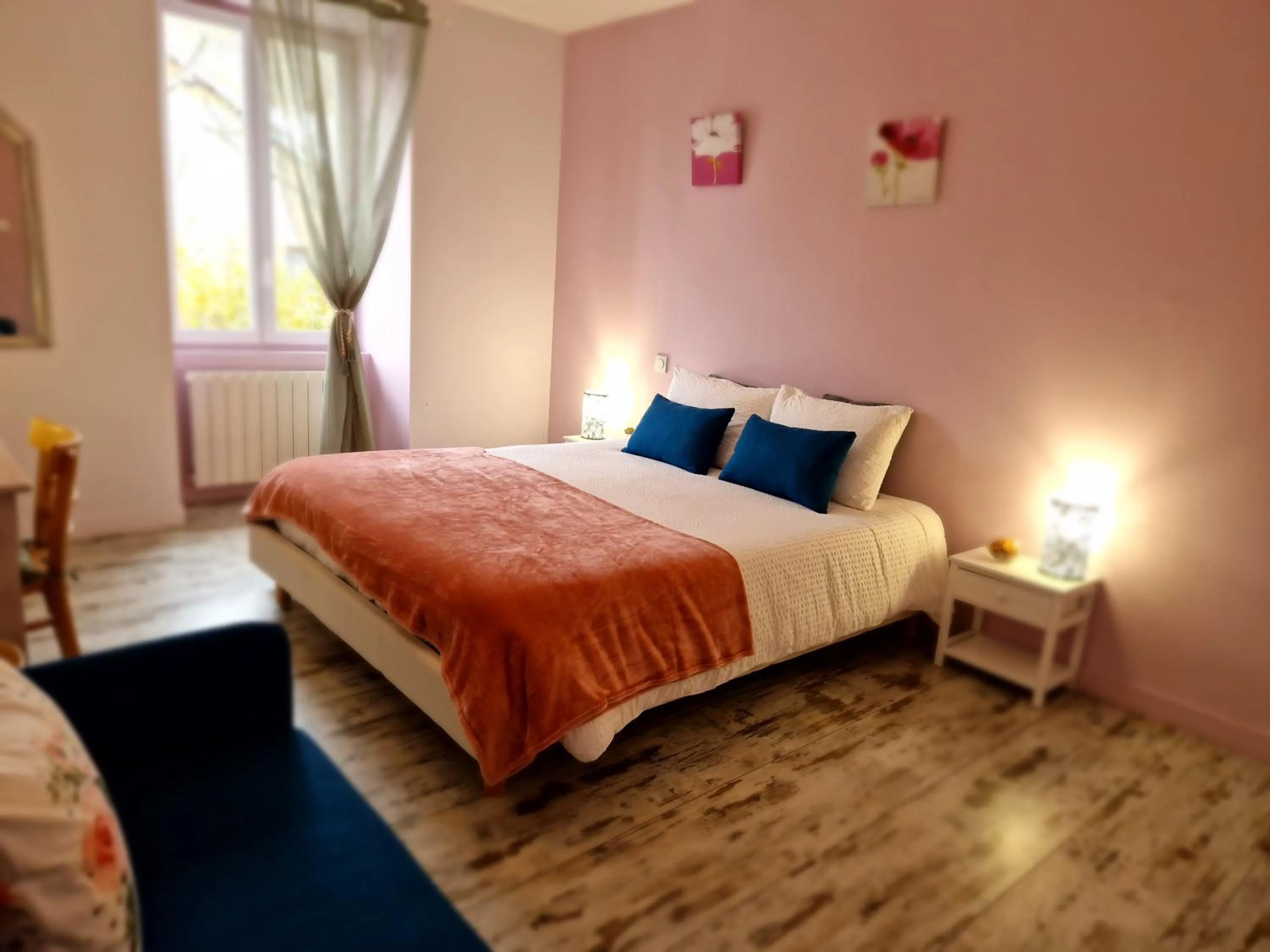 Photo of the whole room, Bed in Chambres d'hôtes Une autre maison