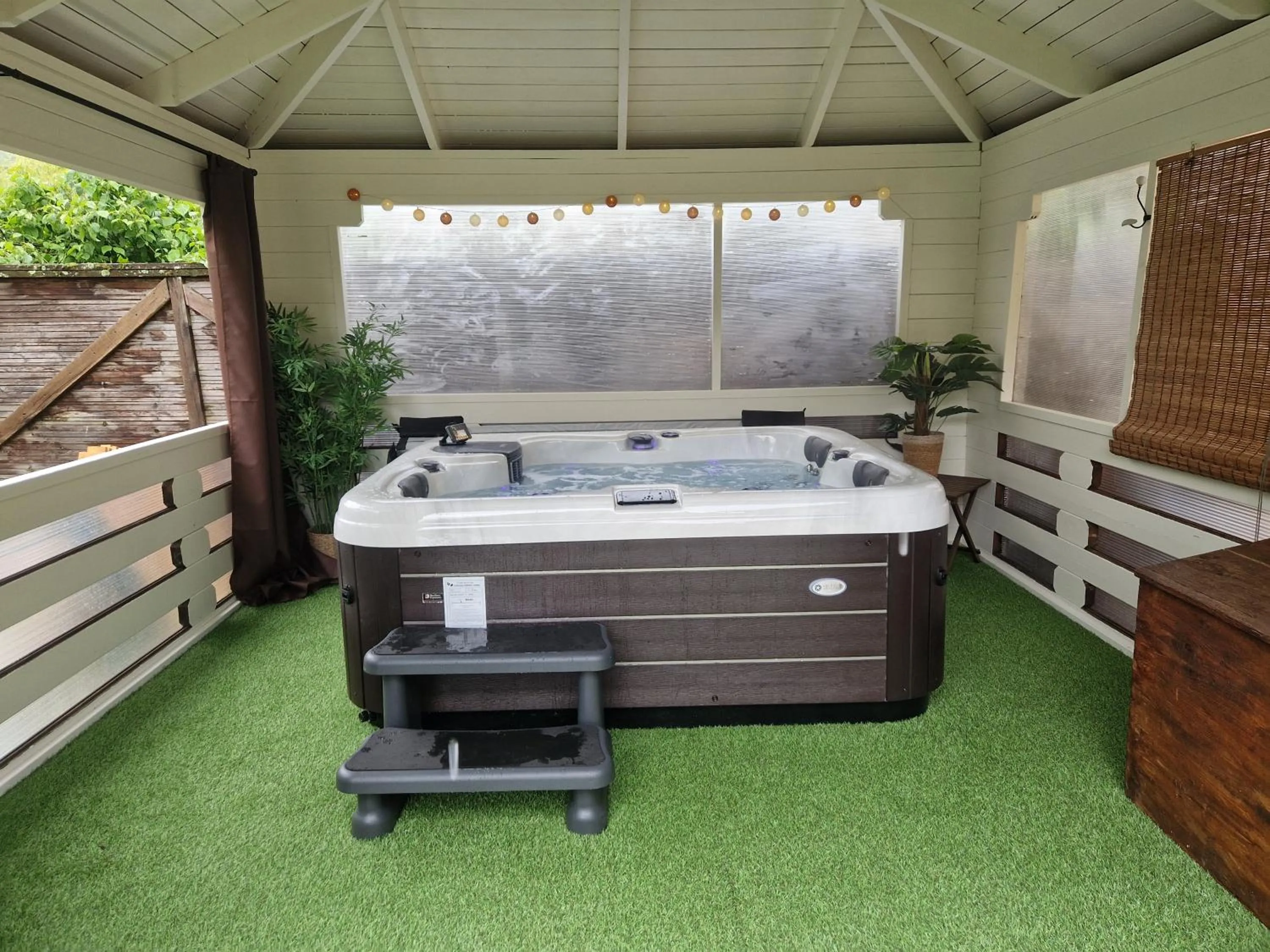 Hot Tub in Chambres d'hôtes Une autre maison