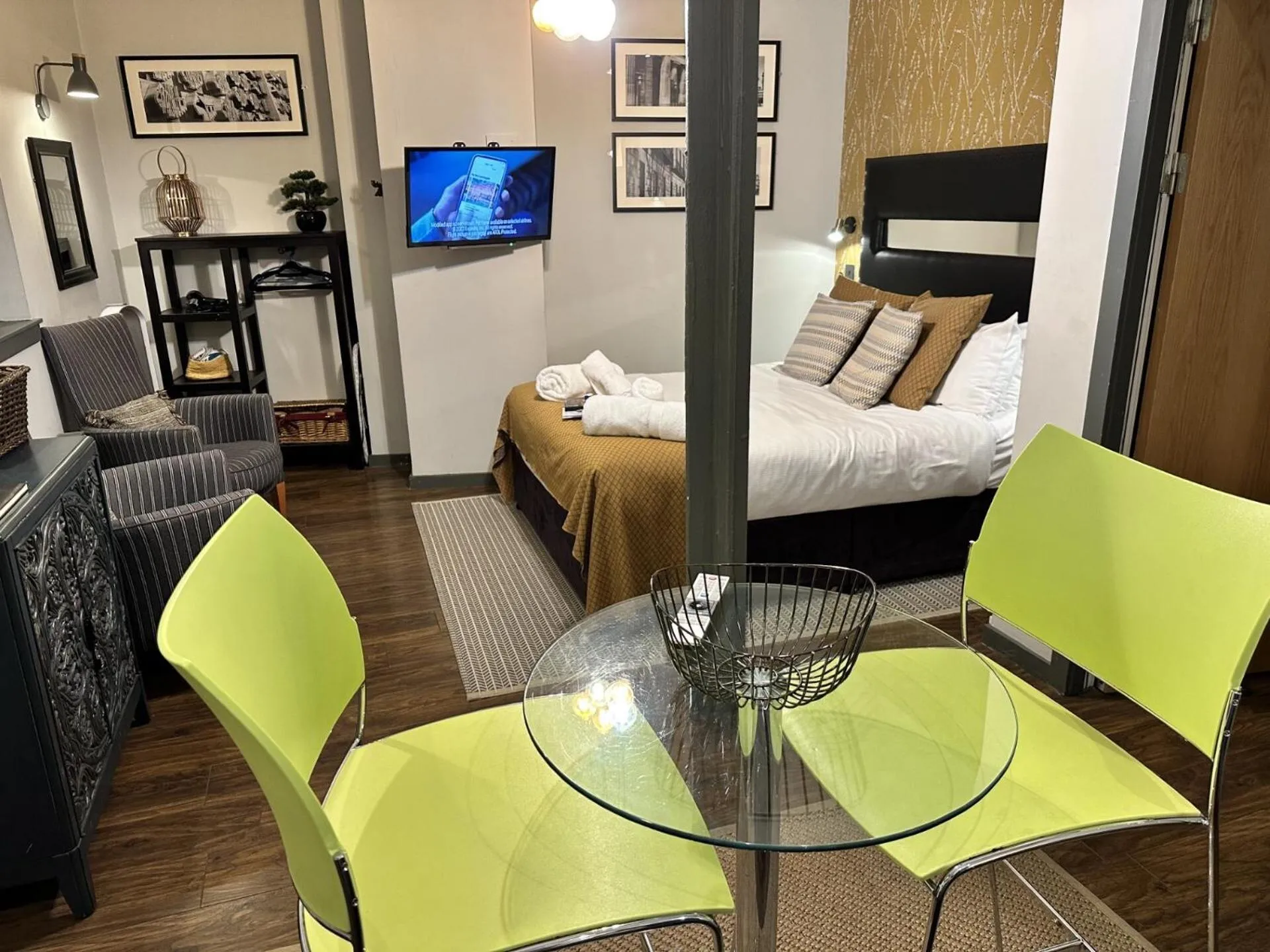 Bedroom, Bed in Greyfriars Studio Edinburgh