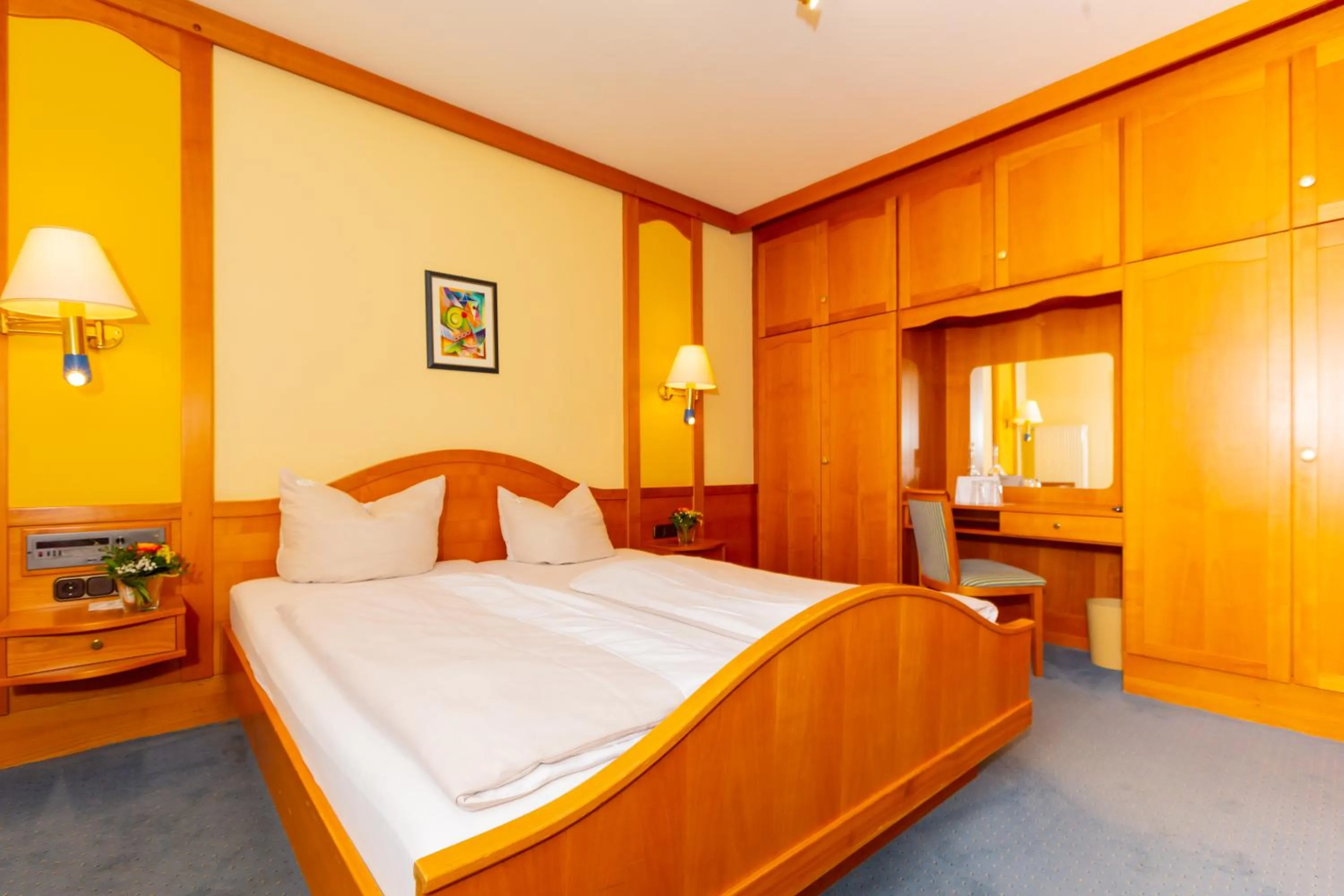 Bed in Parkhotel Traunstein