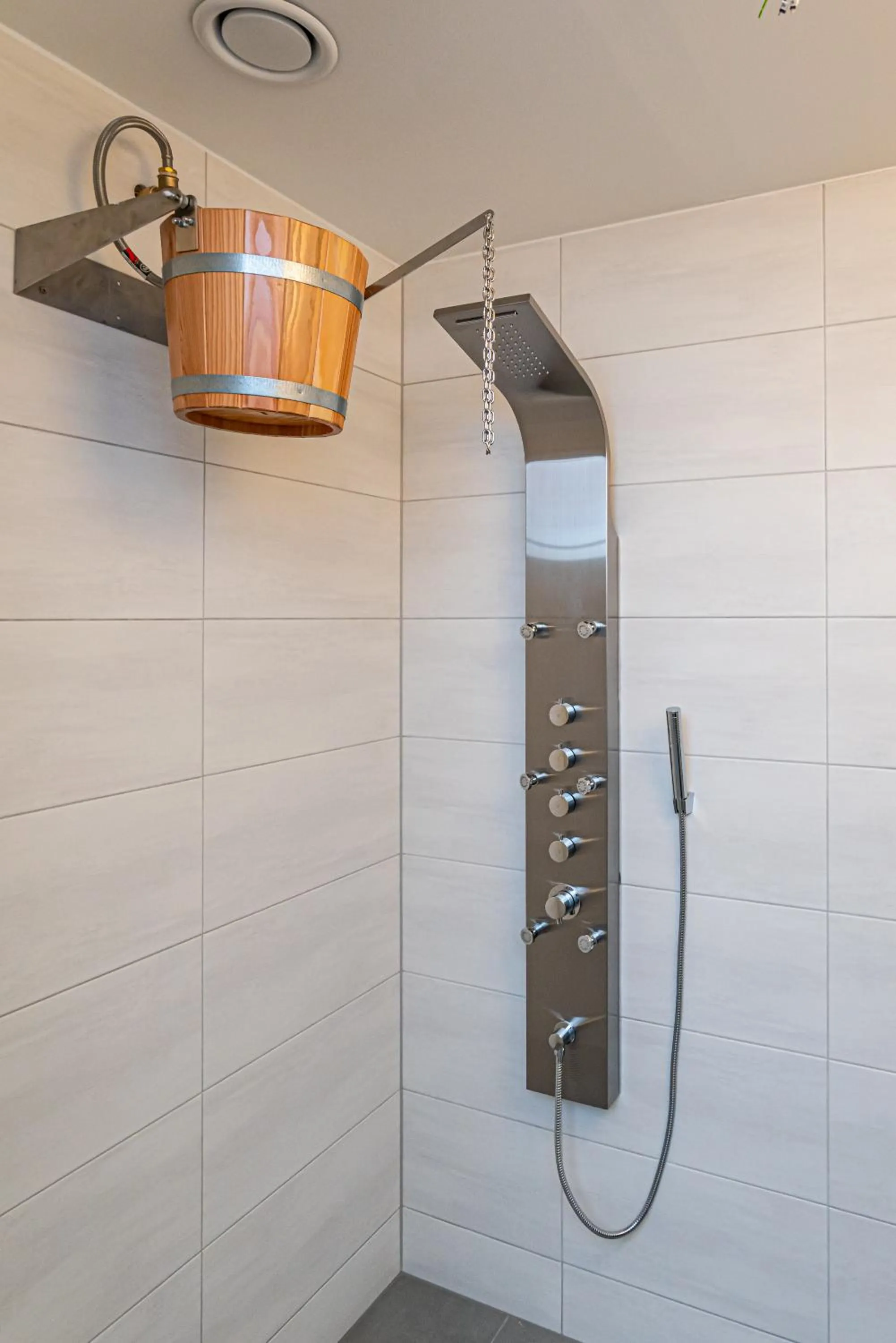 Shower in Parkhotel Traunstein