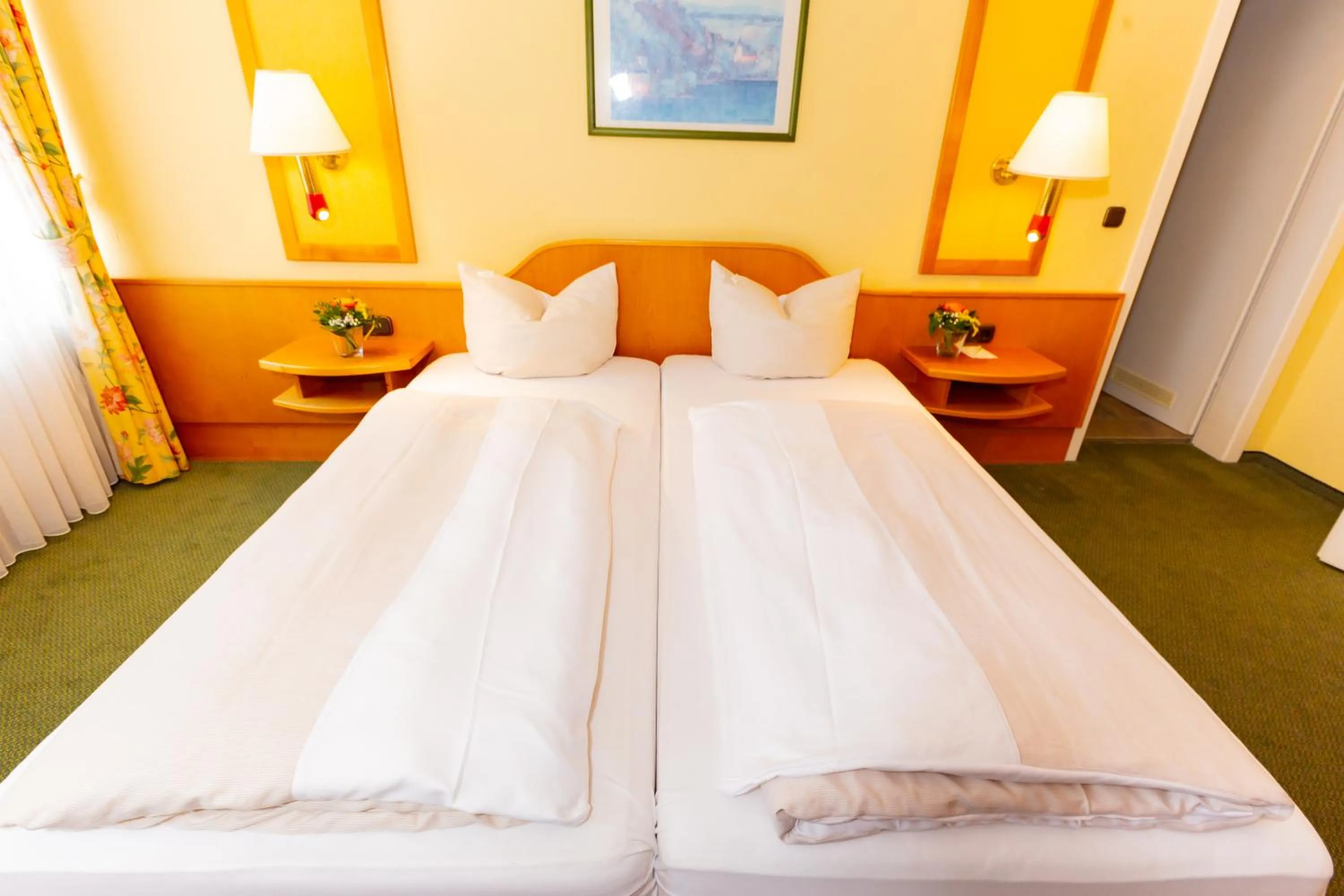 Bed in Parkhotel Traunstein