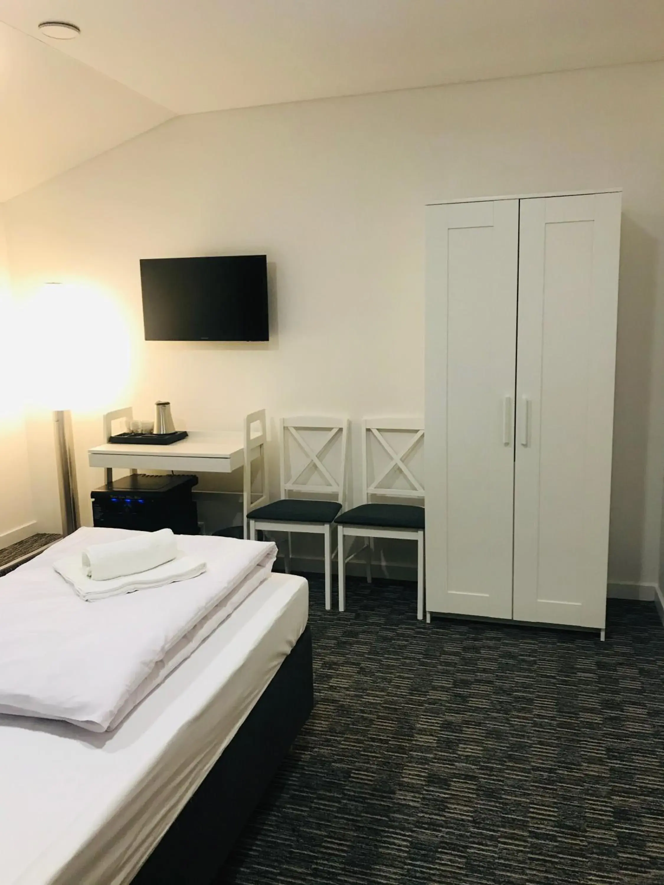 Single Room with Bathroom - single occupancy in R plius "Easy Kaunas" Single Room with Bathroom - single occupancy in R plius "Easy Kaunas"