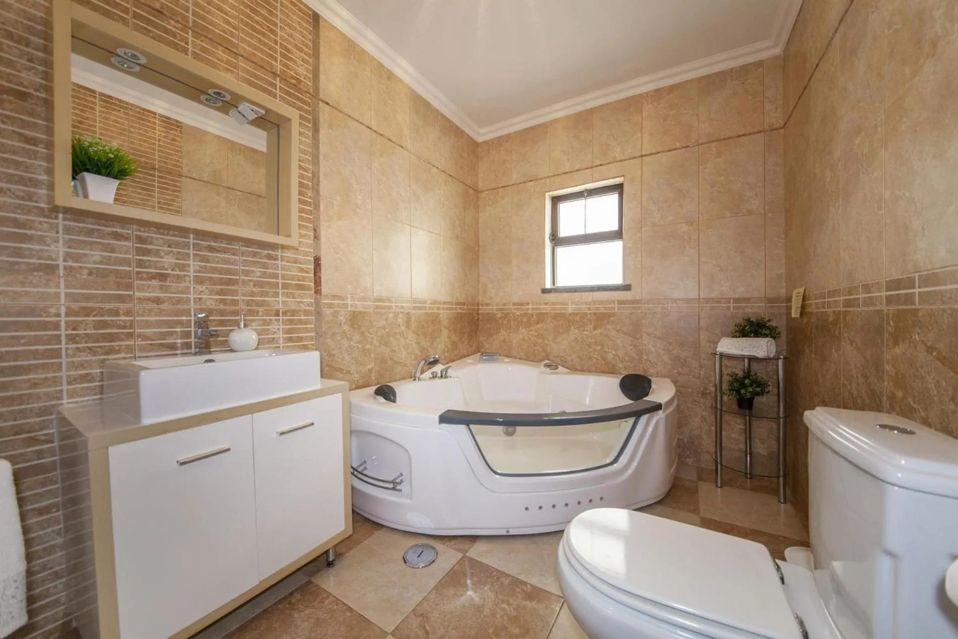 Floor plan in B17 - The Stunning Seaview Apartment