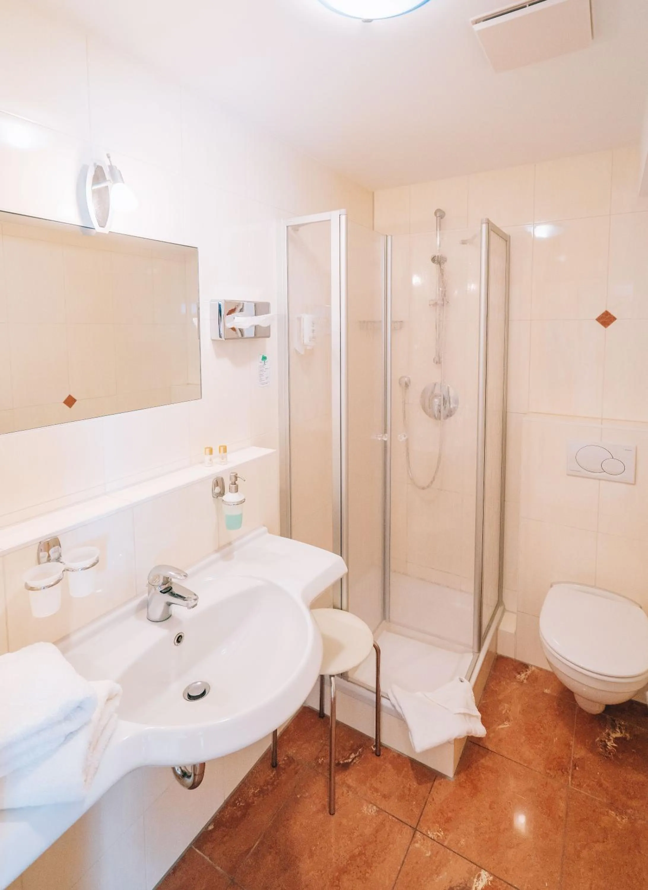 Bathroom in Hotel Abenstal