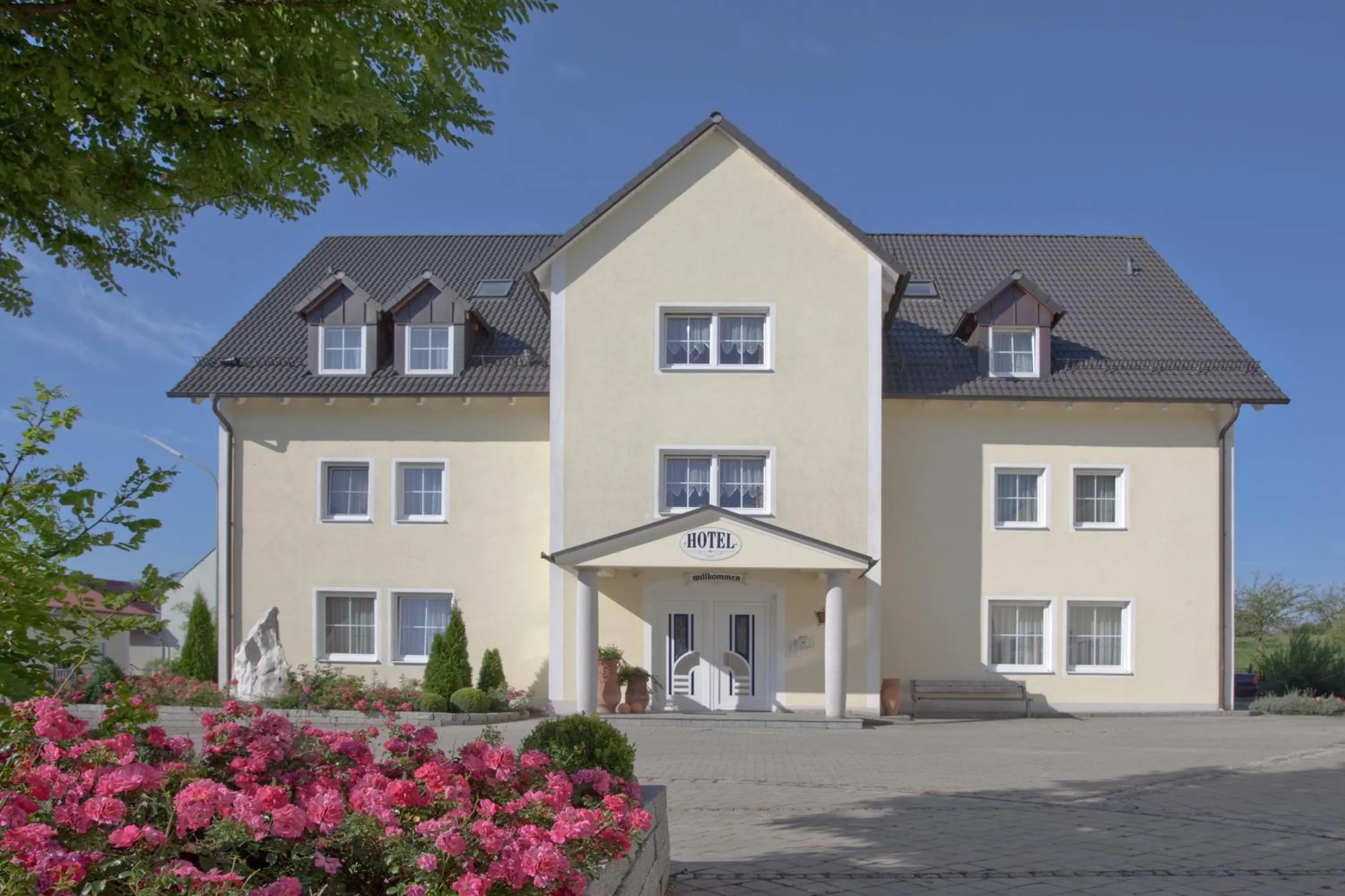 Facade/entrance in Hotel Abenstal