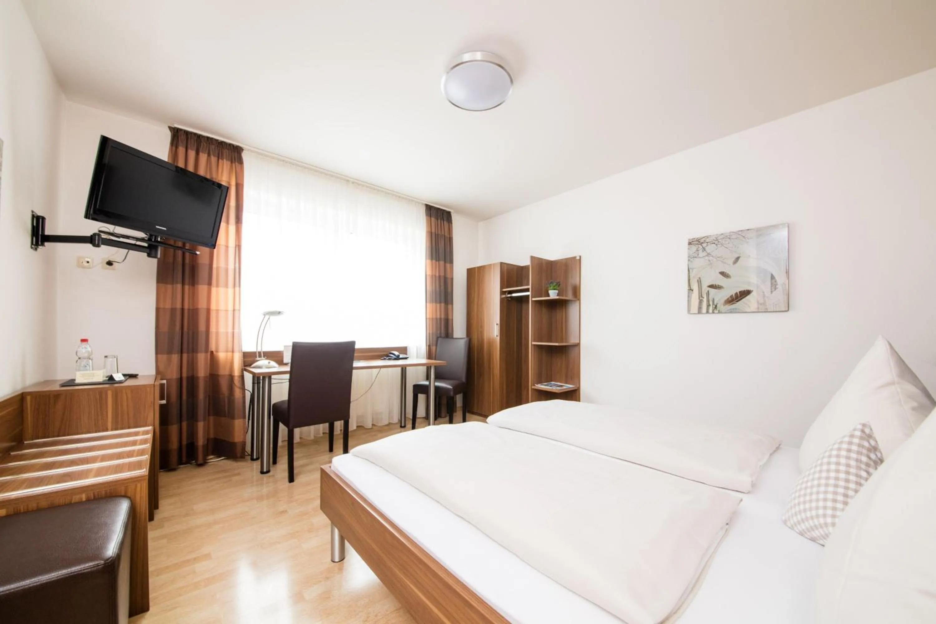 Photo of the whole room, Bed in Hotel Bavaria