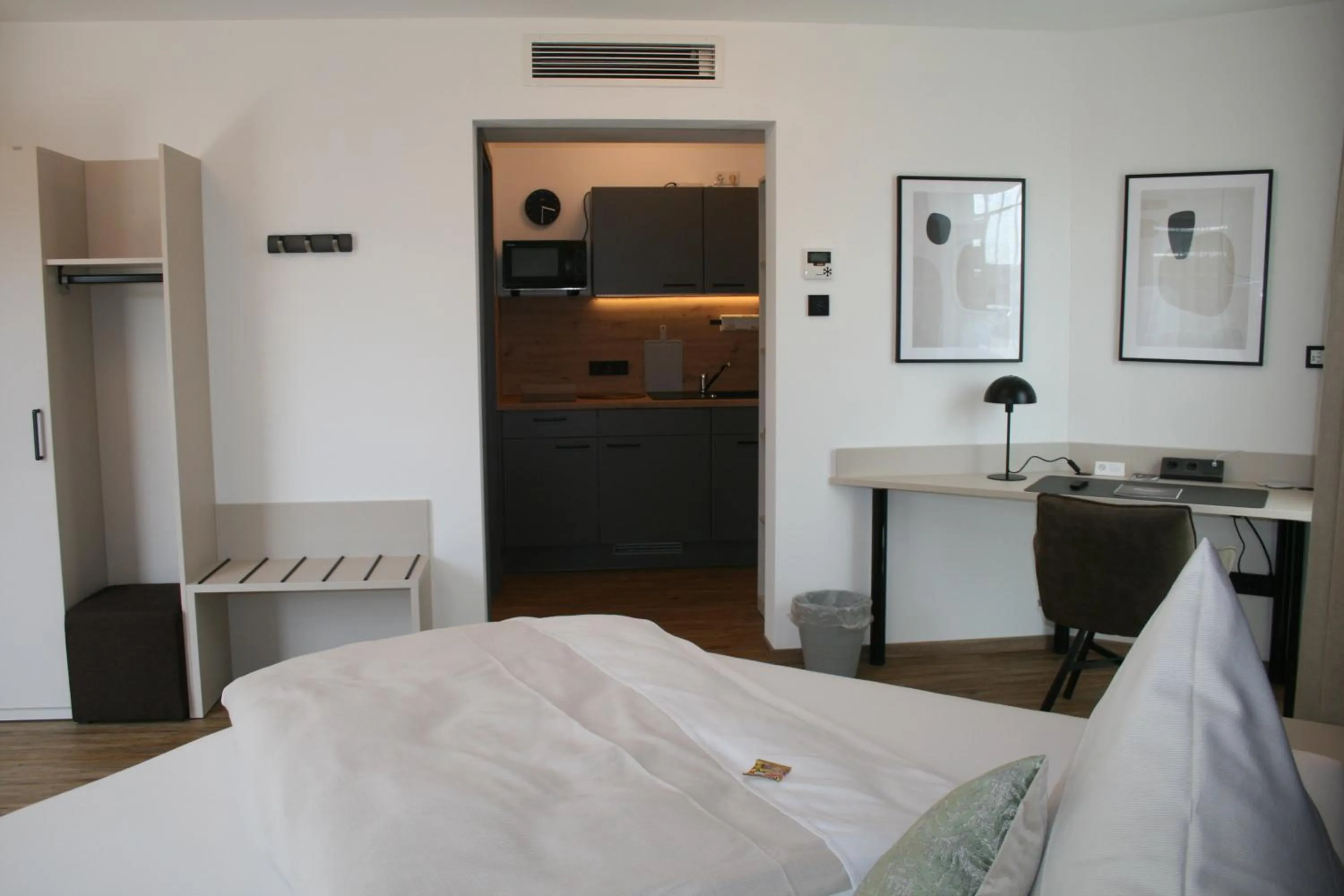 Staff, Bed in Hotel Bavaria