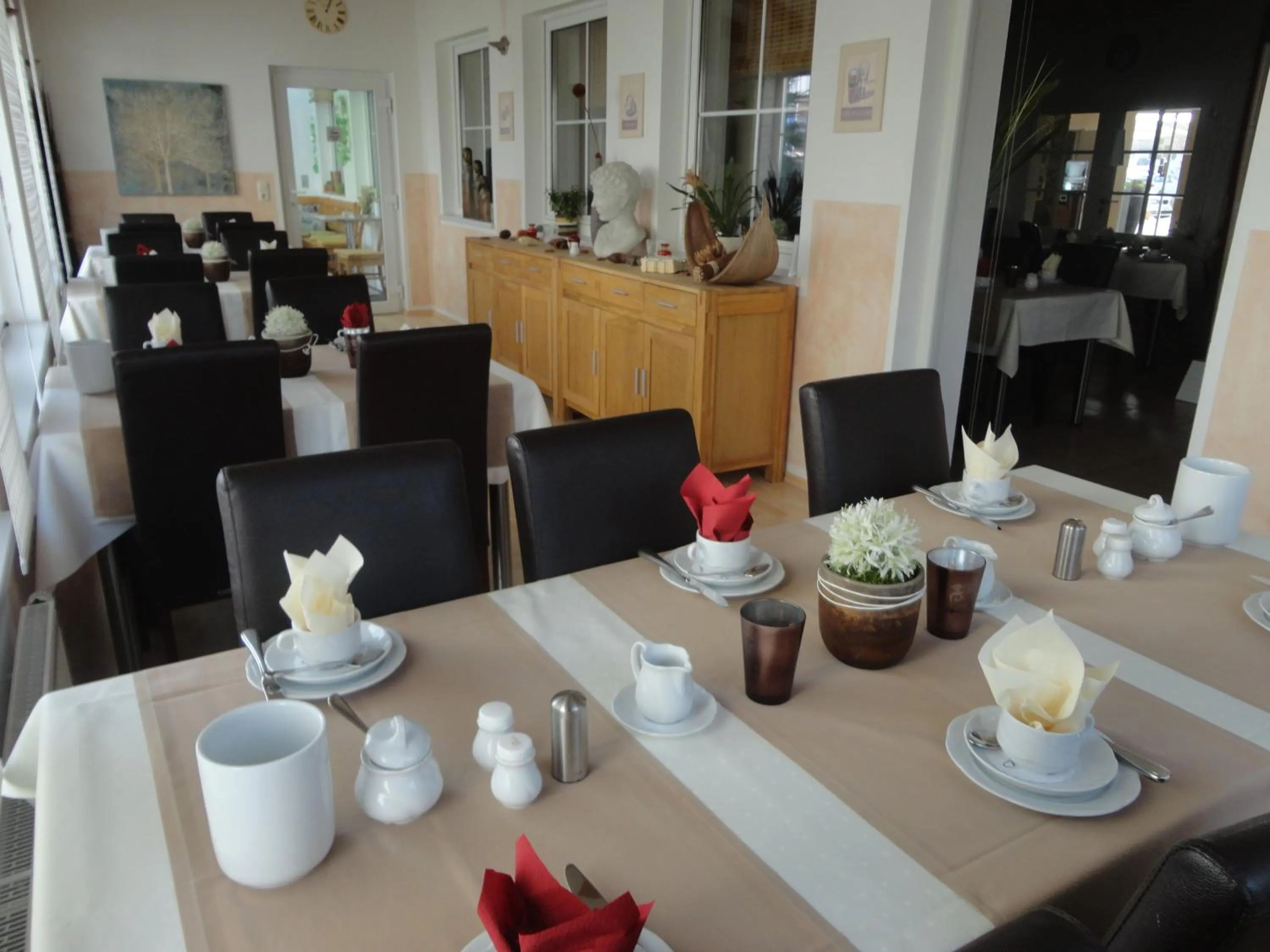 Restaurant/places to eat in Hotel Bavaria