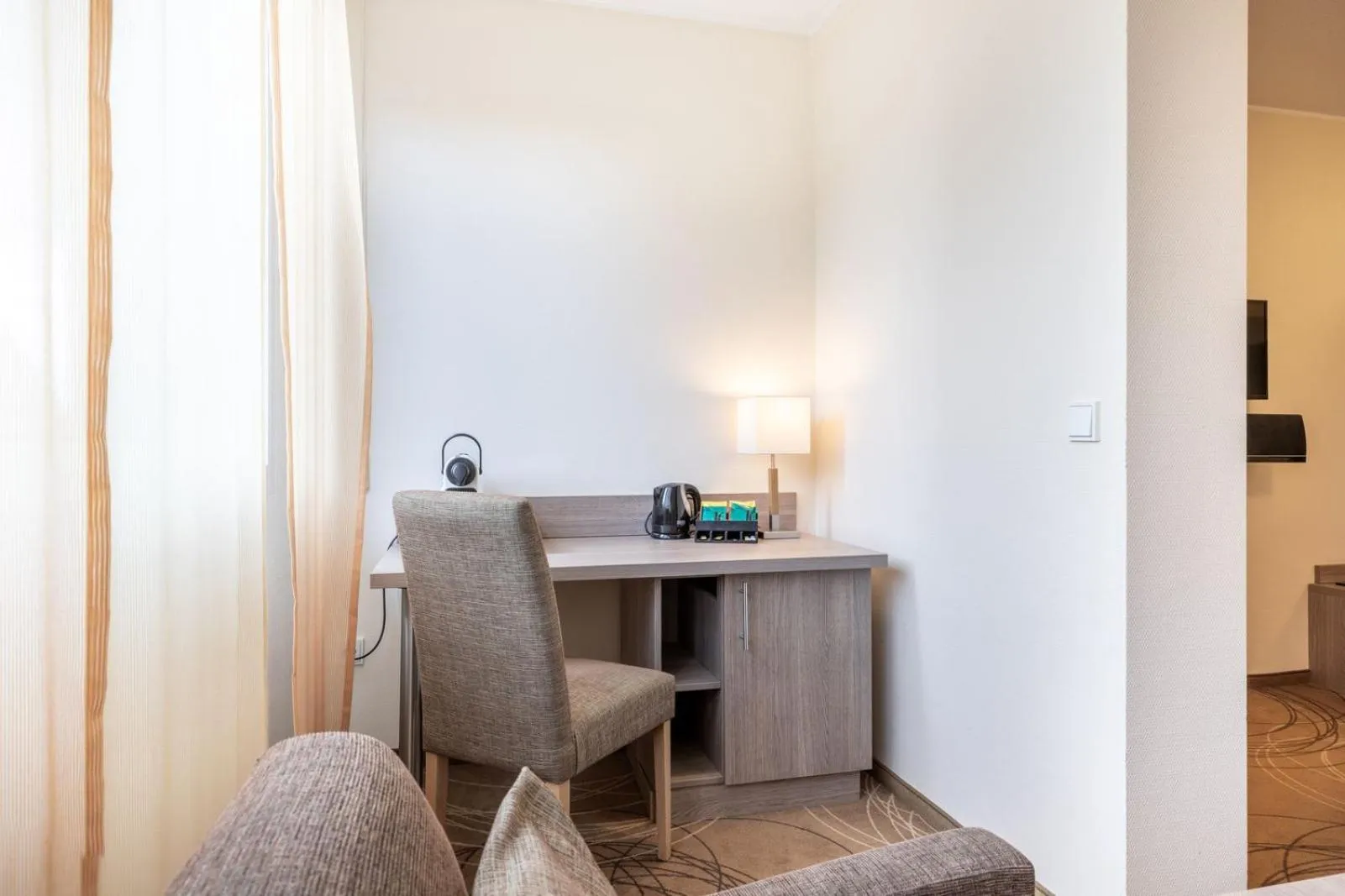 Photo of the whole room in Hotel Elisenhof Mönchengladbach