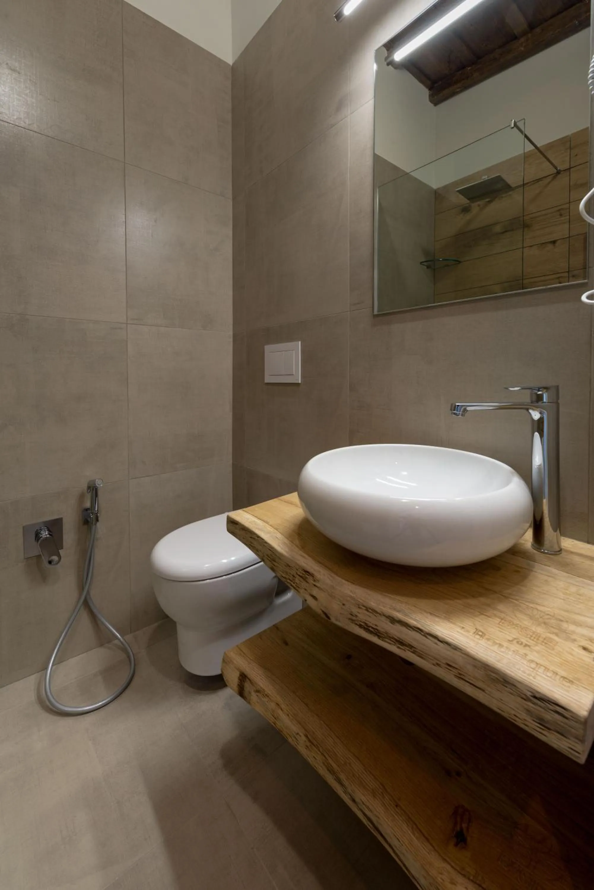 Le Boutique Luxury Rooms diffused in Historic Center