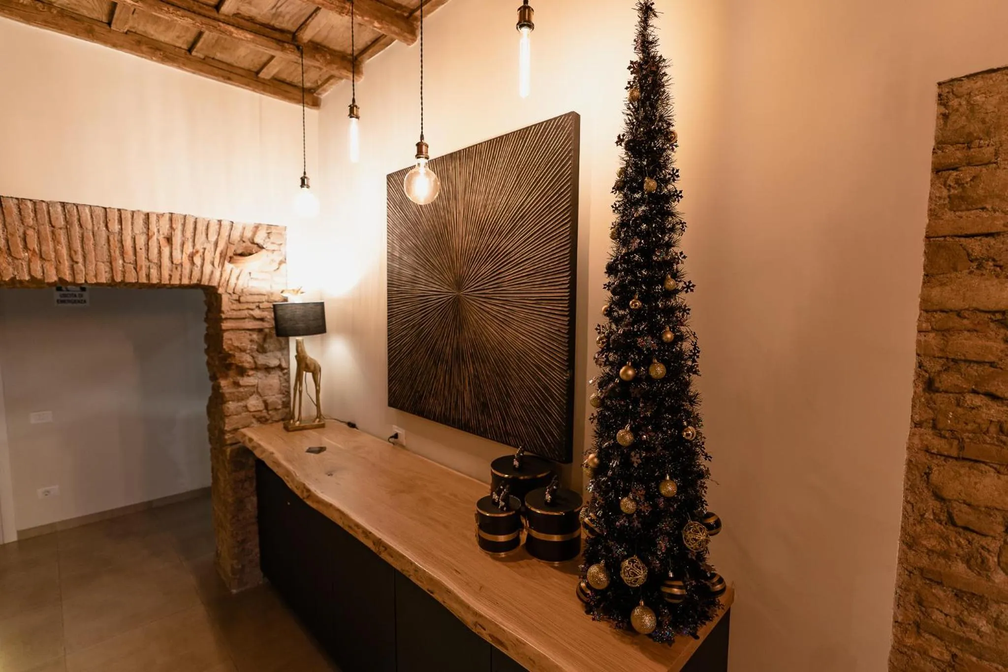 Le Boutique Luxury Rooms diffused in Historic Center