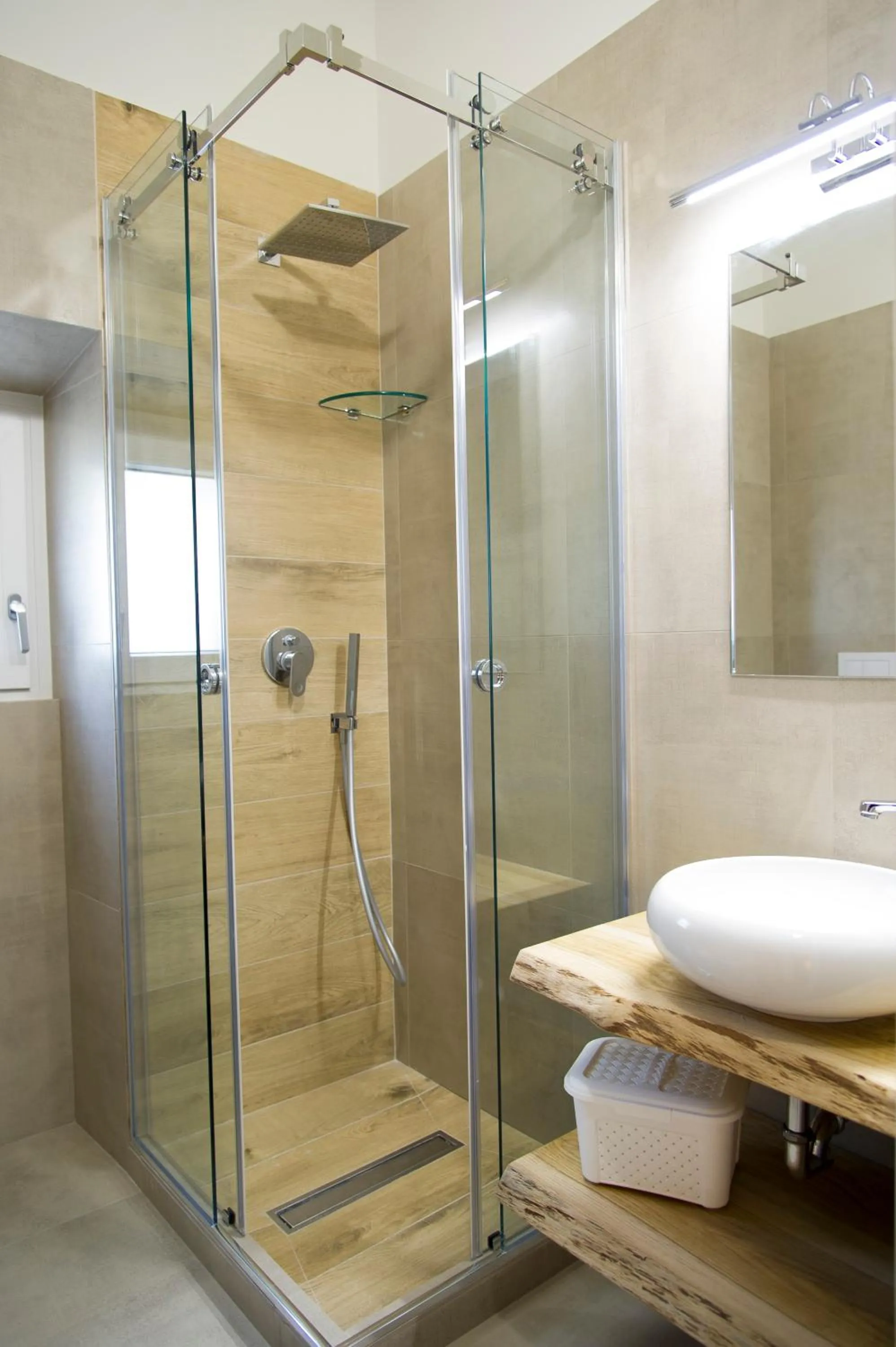 Le Boutique Luxury Rooms diffused in Historic Center