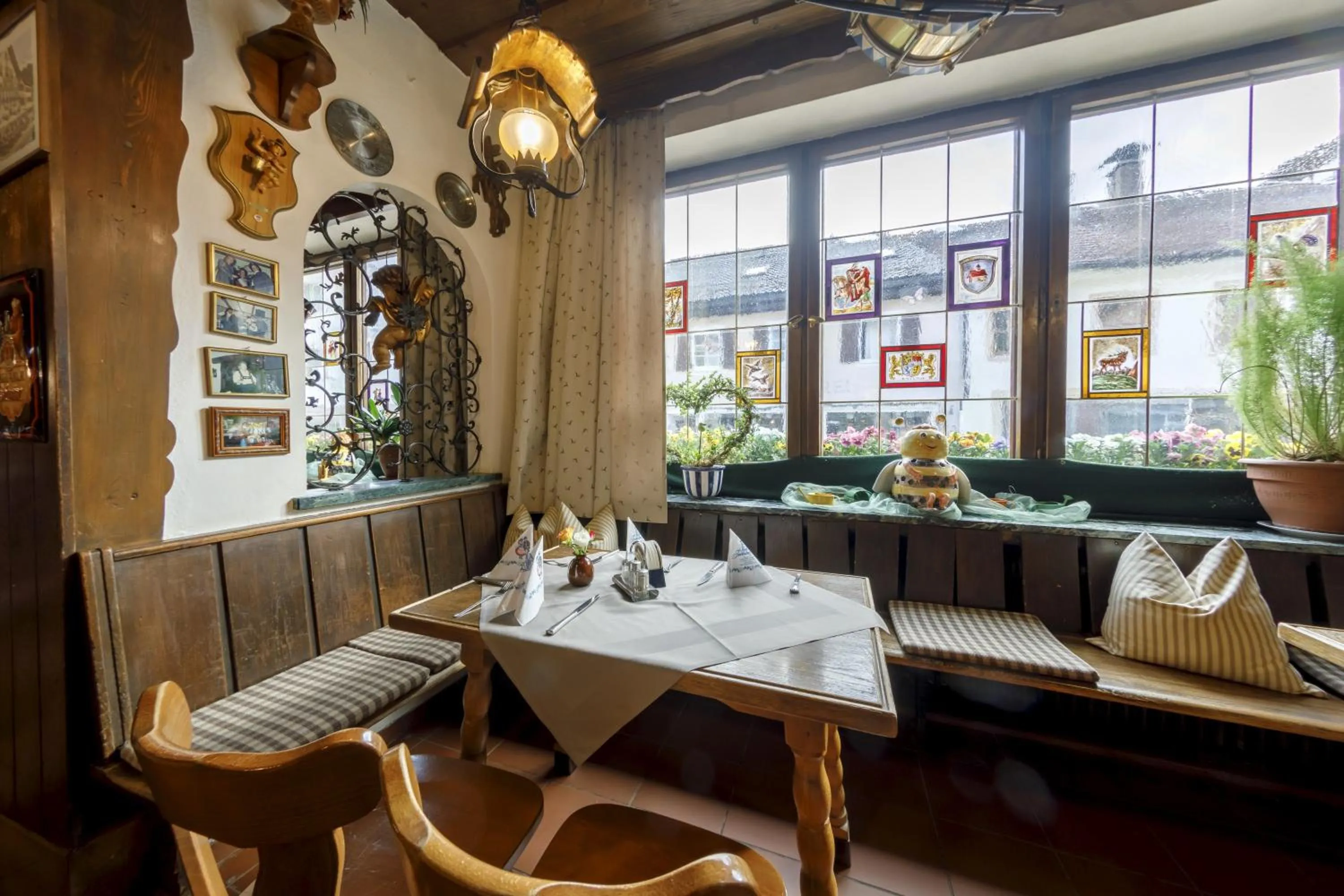 Restaurant/places to eat in Hotel & Gasthof Fraundorfer