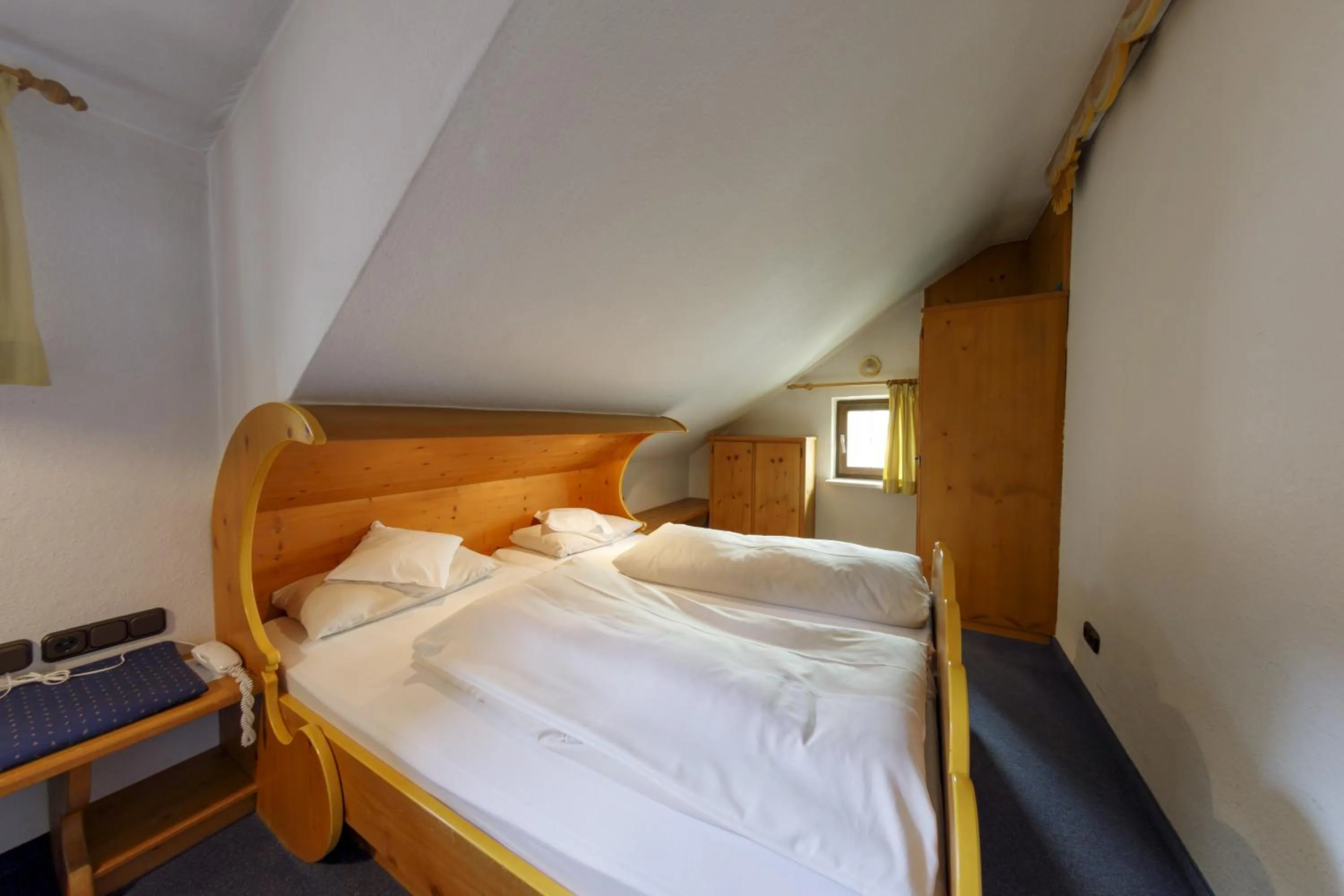 Photo of the whole room, Bed in Hotel & Gasthof Fraundorfer
