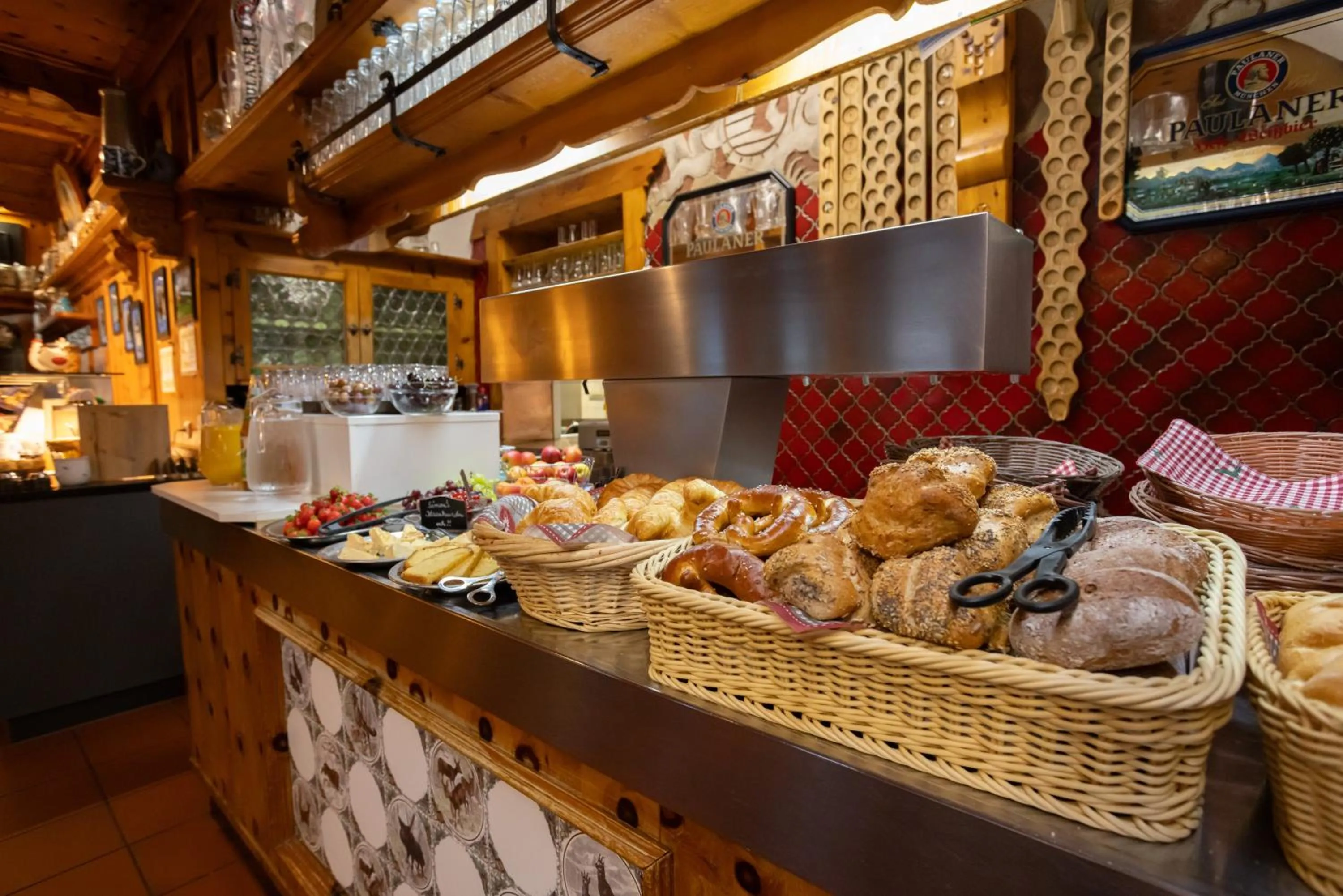 Restaurant/places to eat in Hotel & Gasthof Fraundorfer