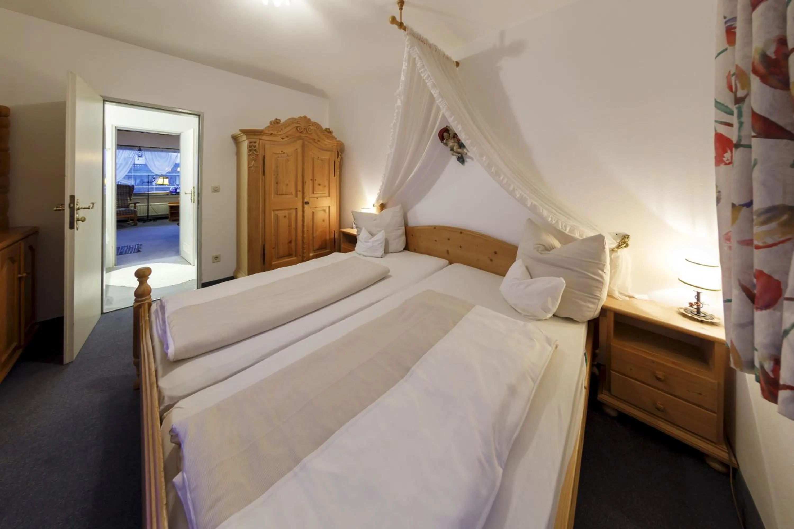 Photo of the whole room, Bed in Hotel & Gasthof Fraundorfer