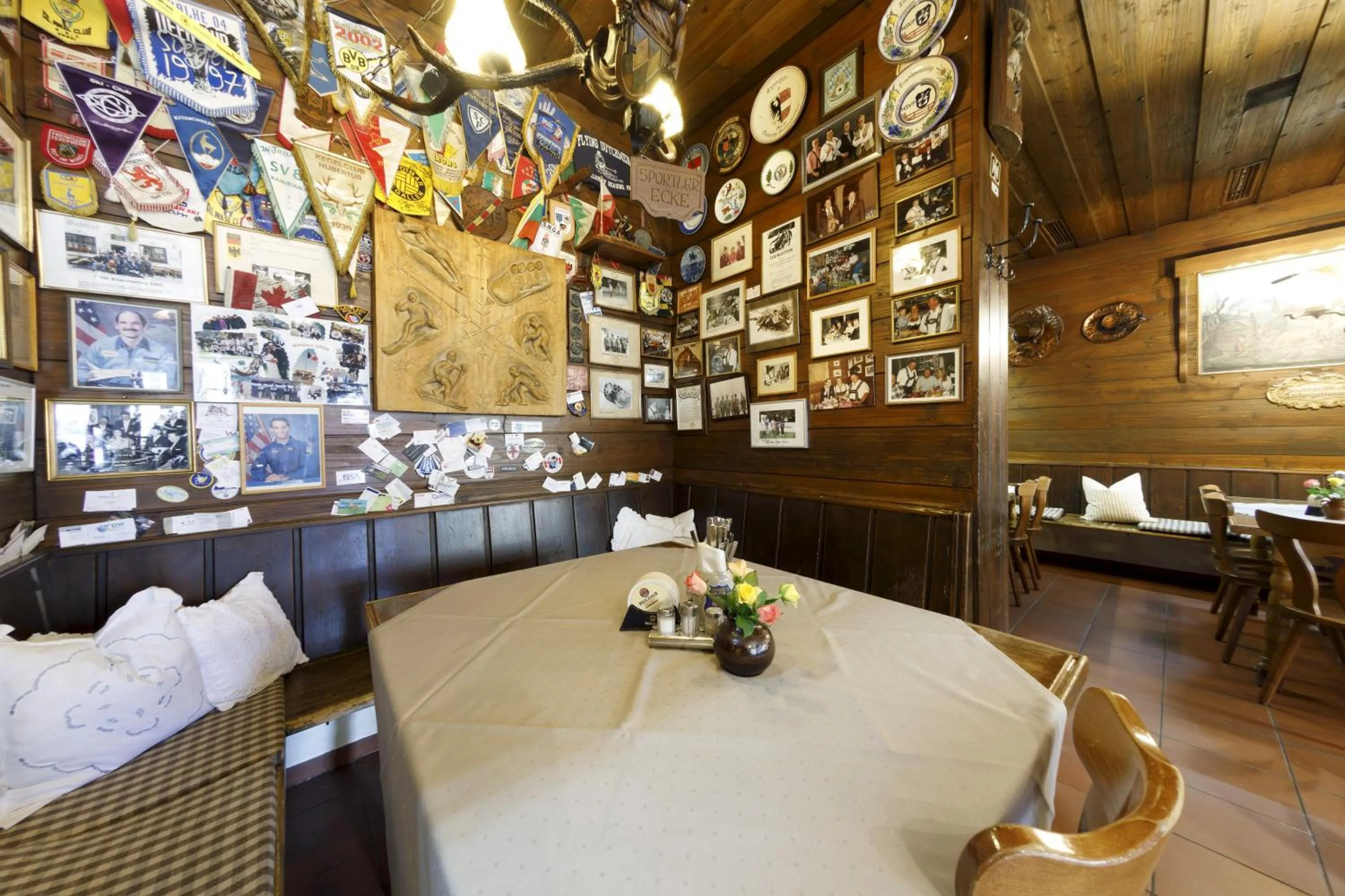 Restaurant/places to eat in Hotel & Gasthof Fraundorfer